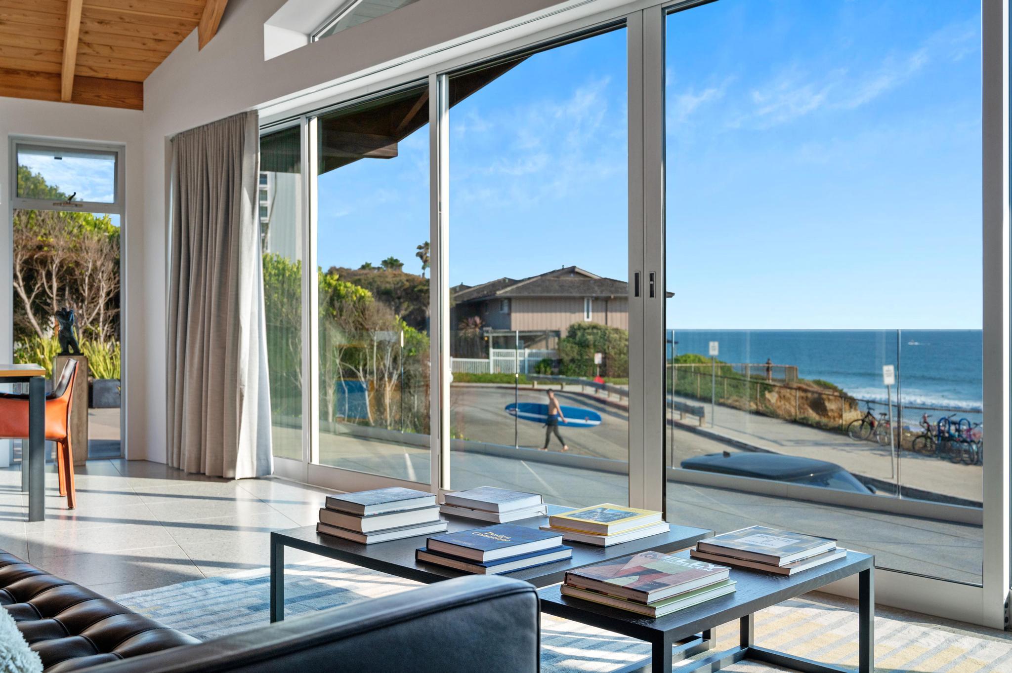 Beachfront Modern gallery image 8