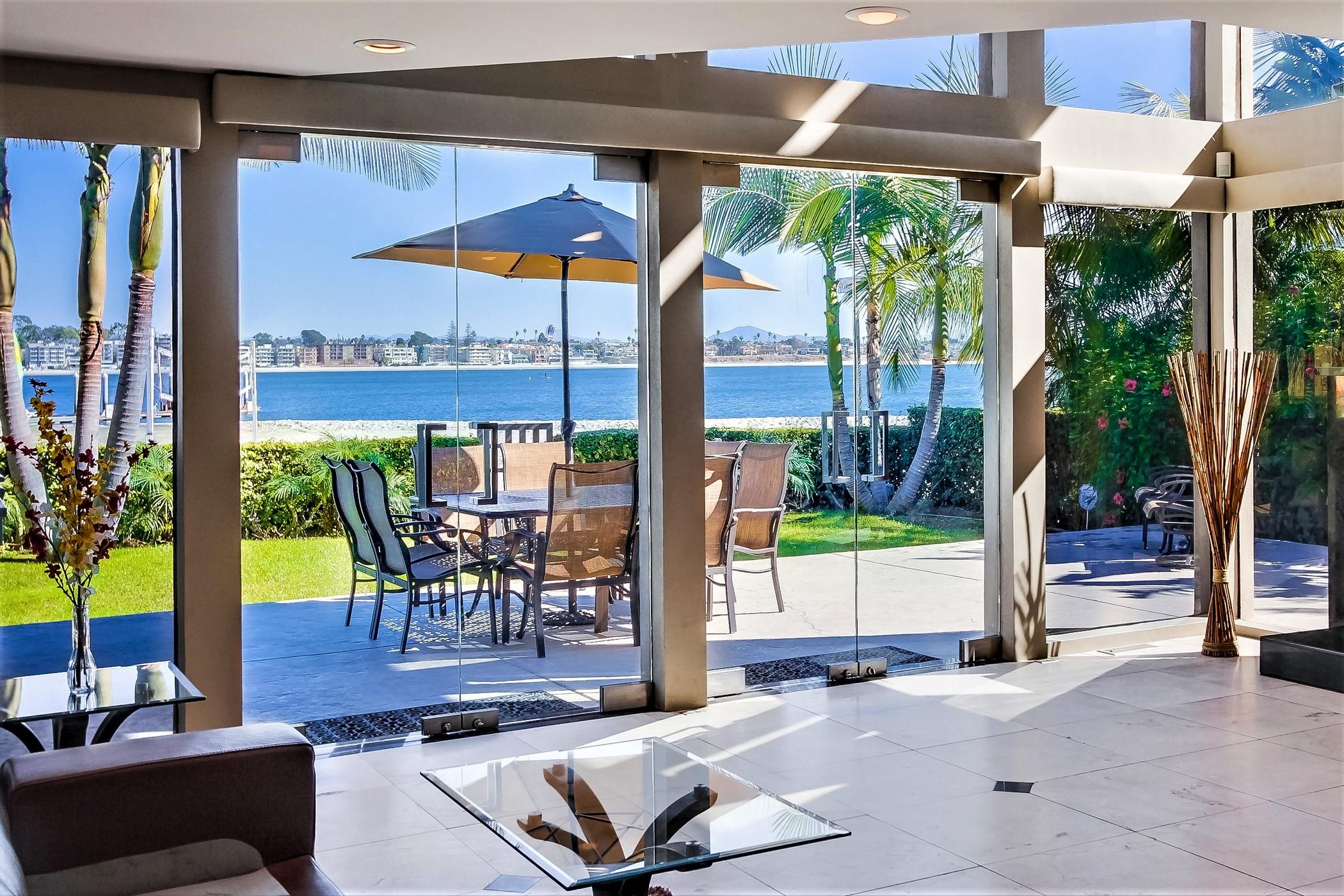 Villa on the Bay 6BR | MB Gem w/ Spacious Yard gallery image 2