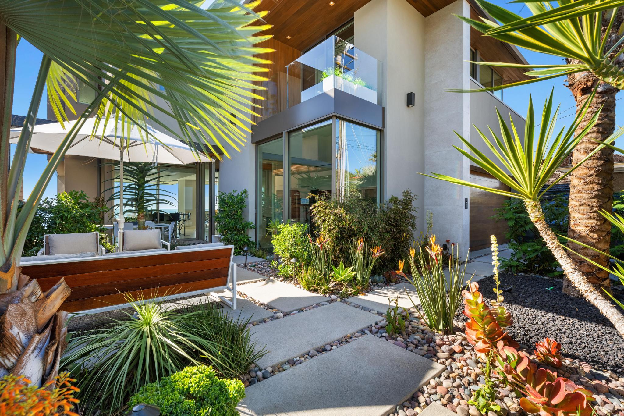 Neptune’s Jewel Oceanfront w/ Pool & Spa gallery image 9
