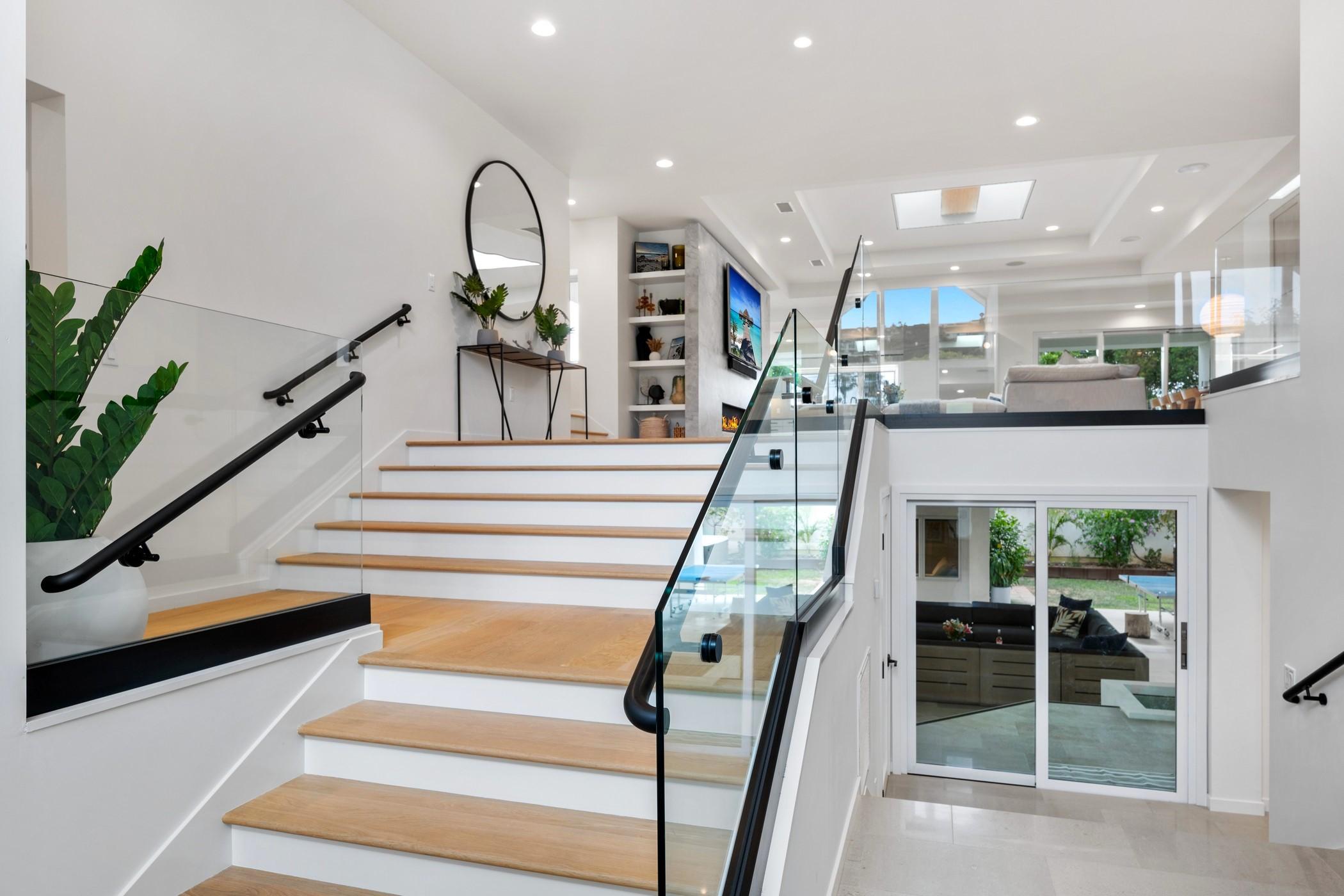 Shoreline Retreat gallery image 9