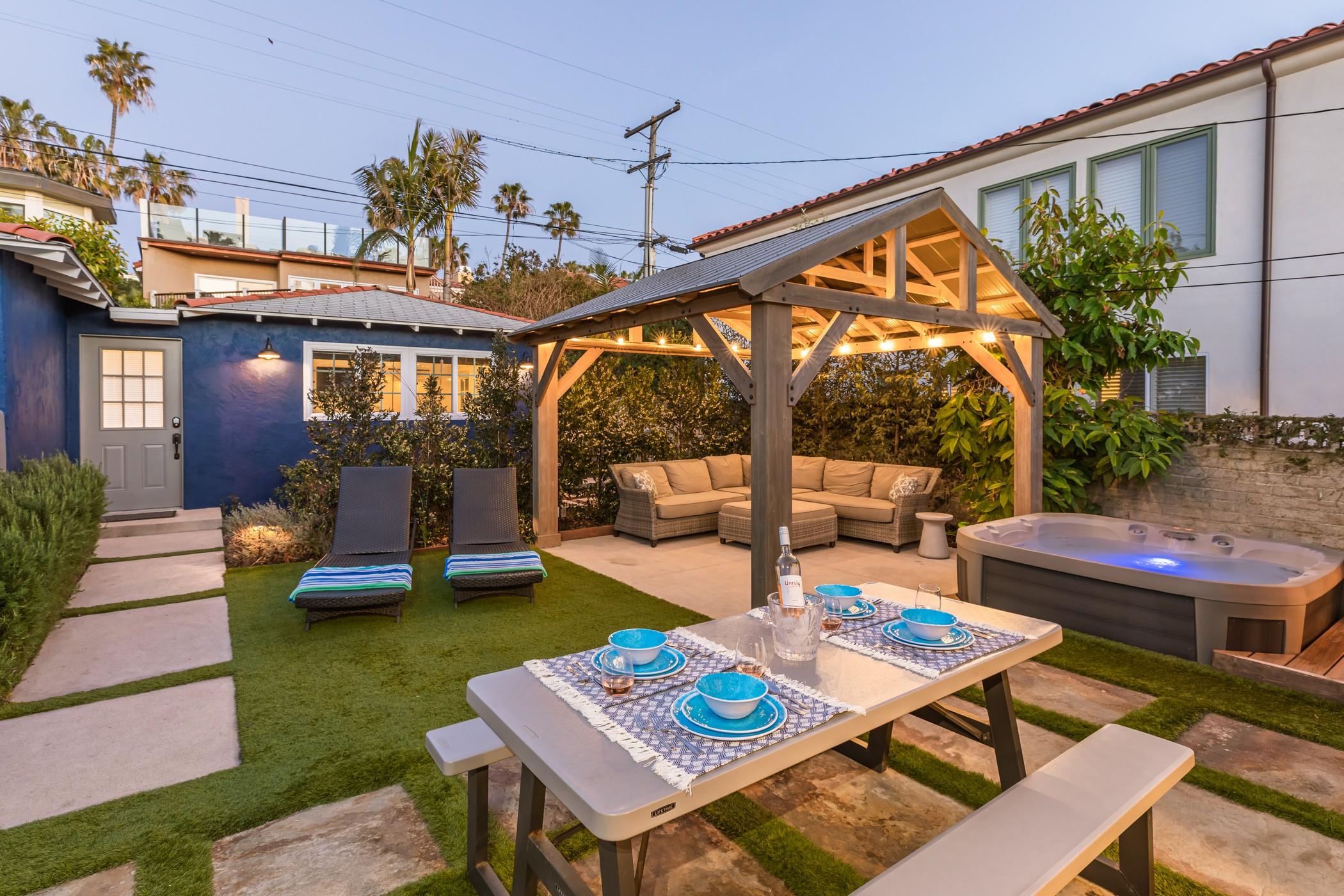 La Jolla Beach Bungalow gallery image 1