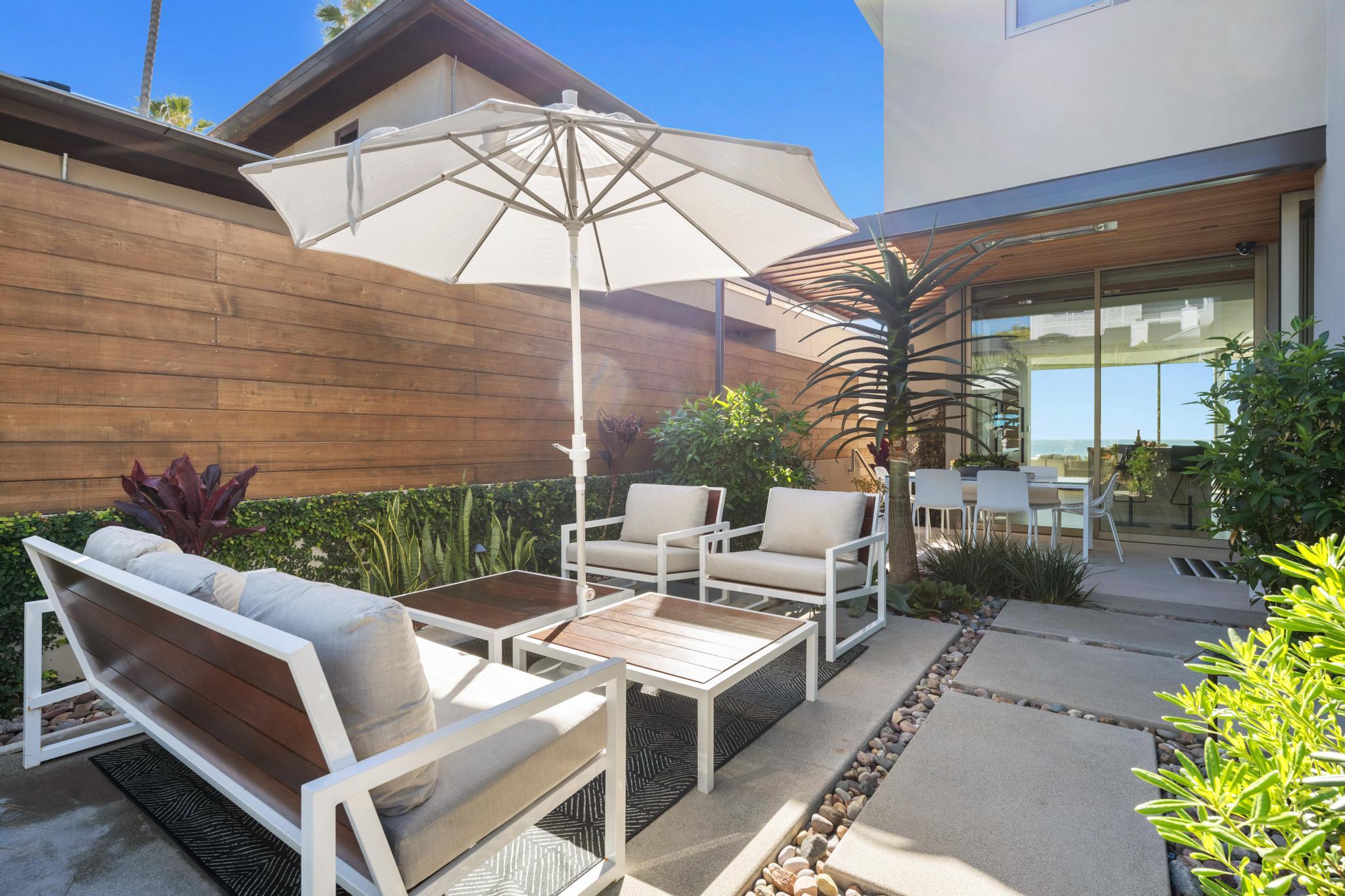 Neptune’s Jewel Oceanfront w/ Pool & Spa gallery image 10