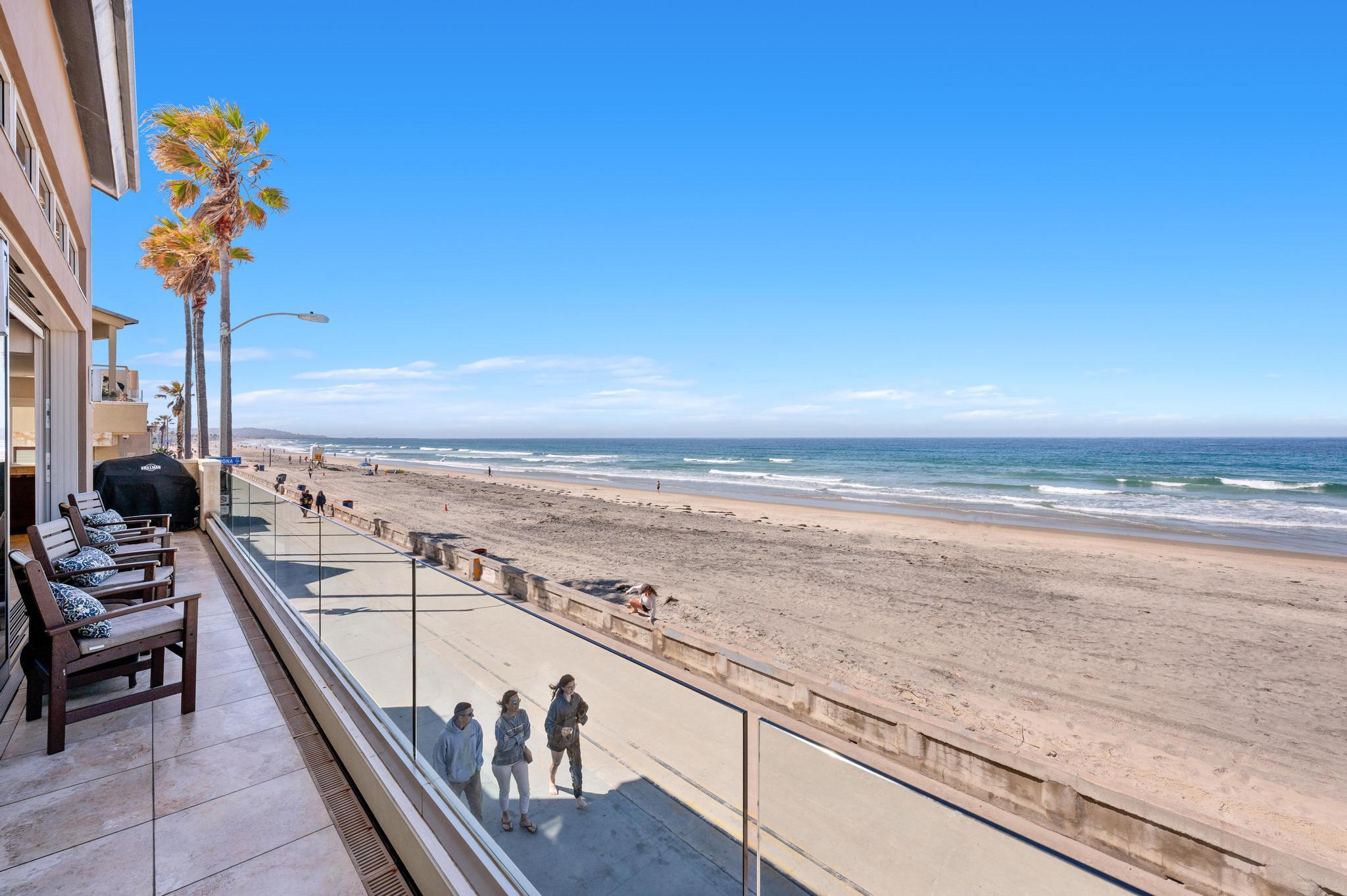 Cielo Mar | 4BR Oceanfront Escape + Rooftop gallery image 10