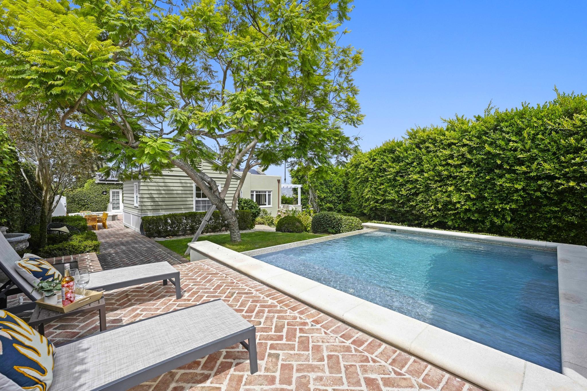 La Jolla Summerland gallery image 1
