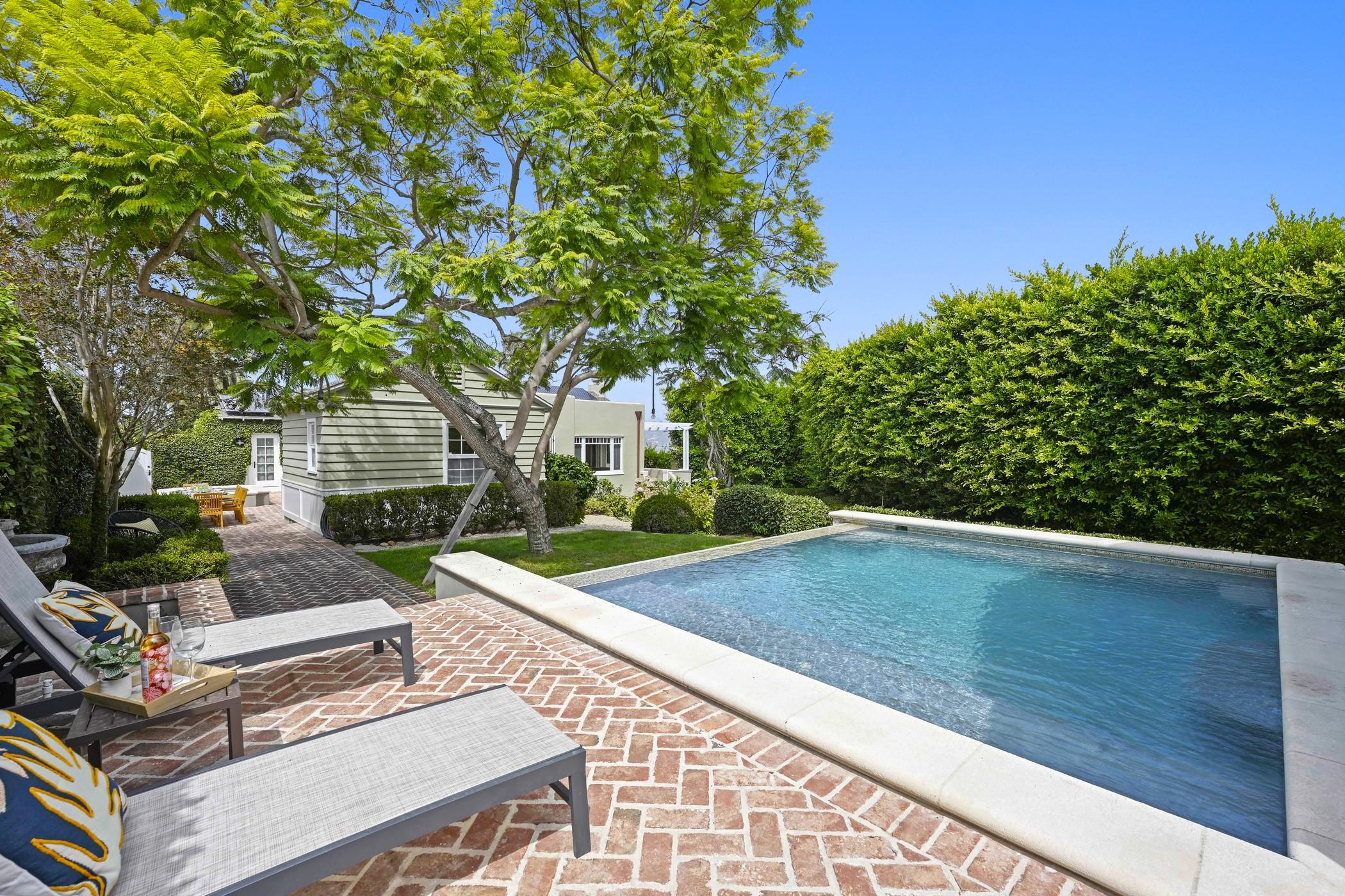 La Jolla Summerland gallery image 1
