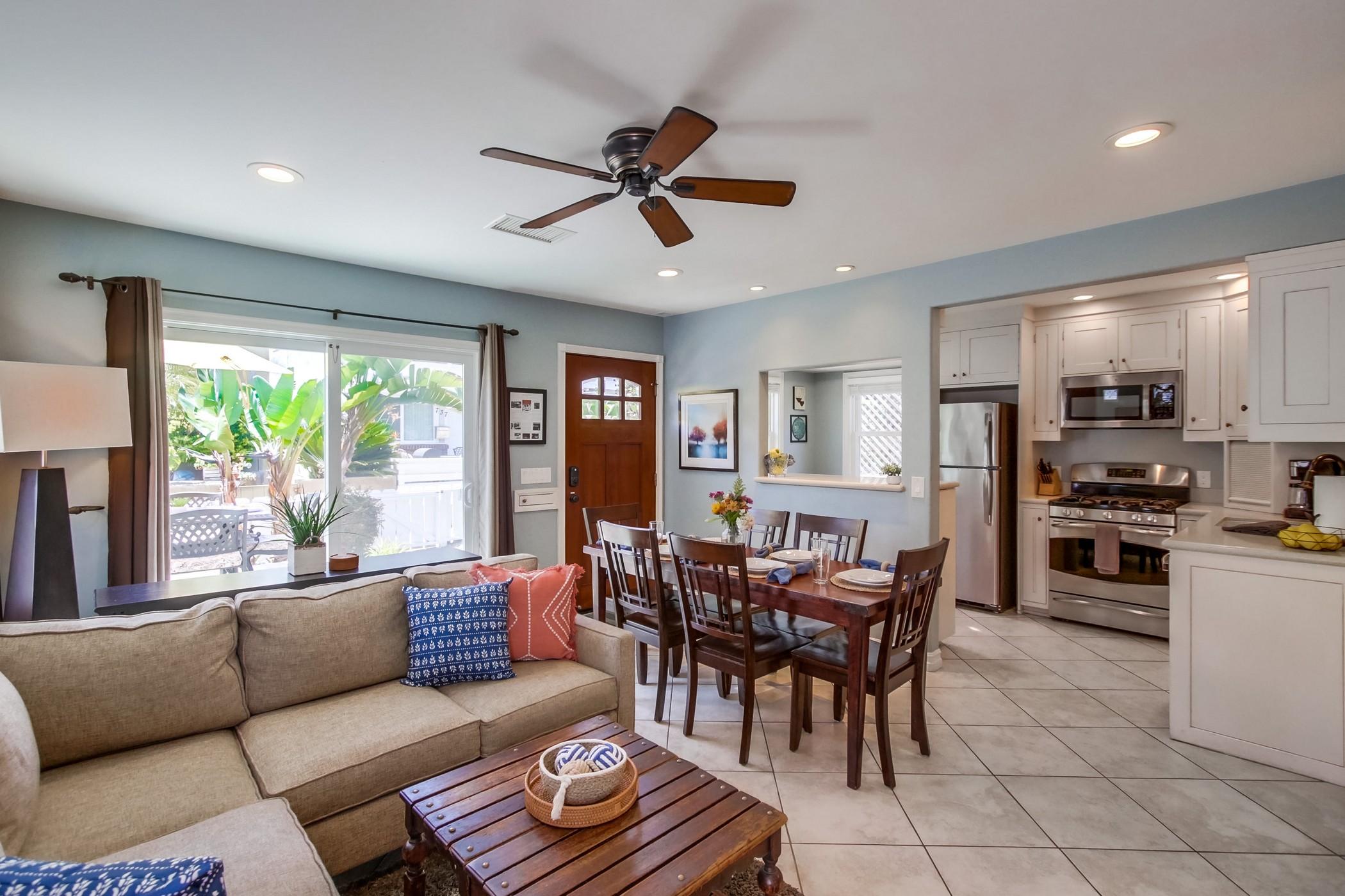 Seascape Beach House gallery image 2