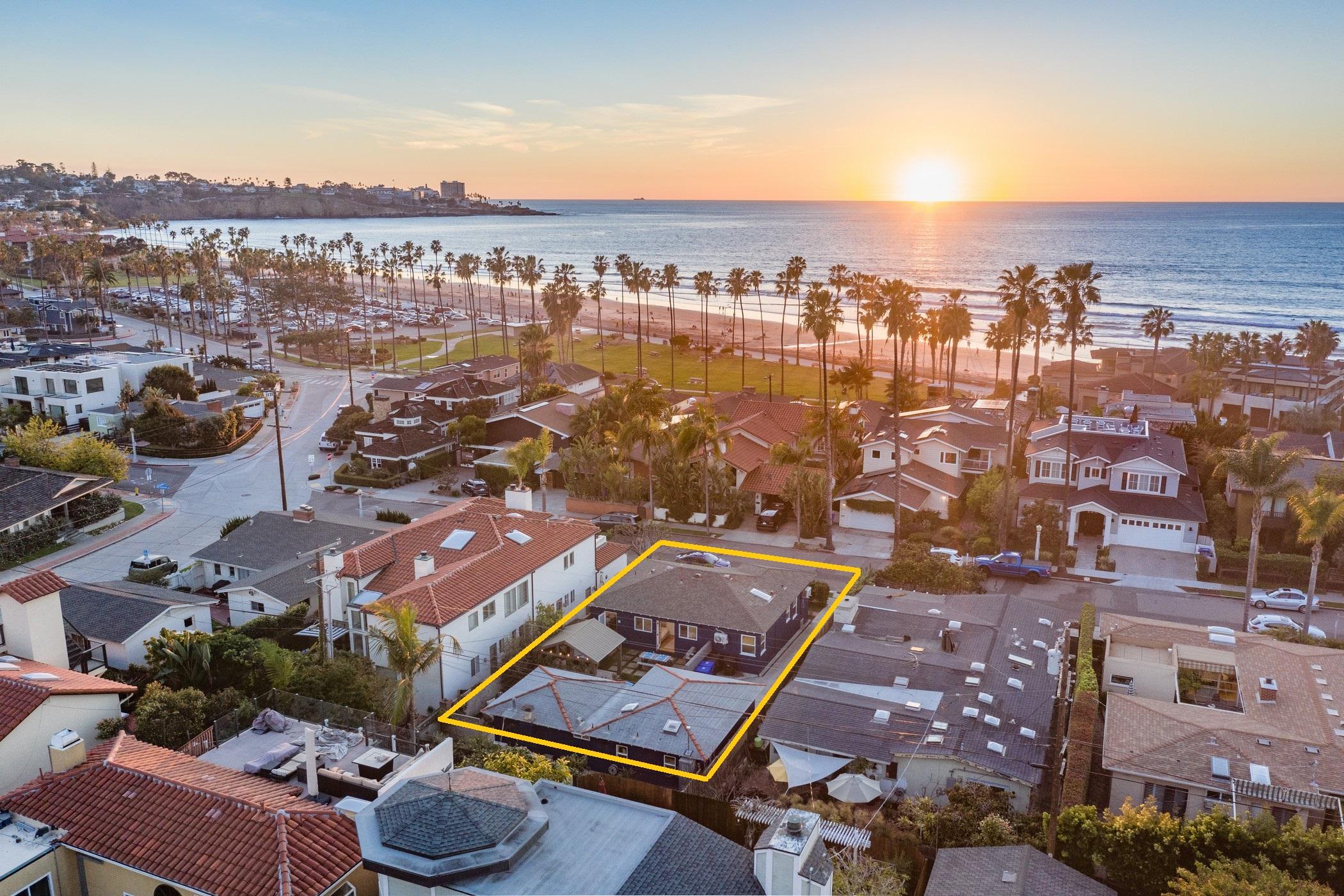 La Jolla Beach Bungalow gallery image 2