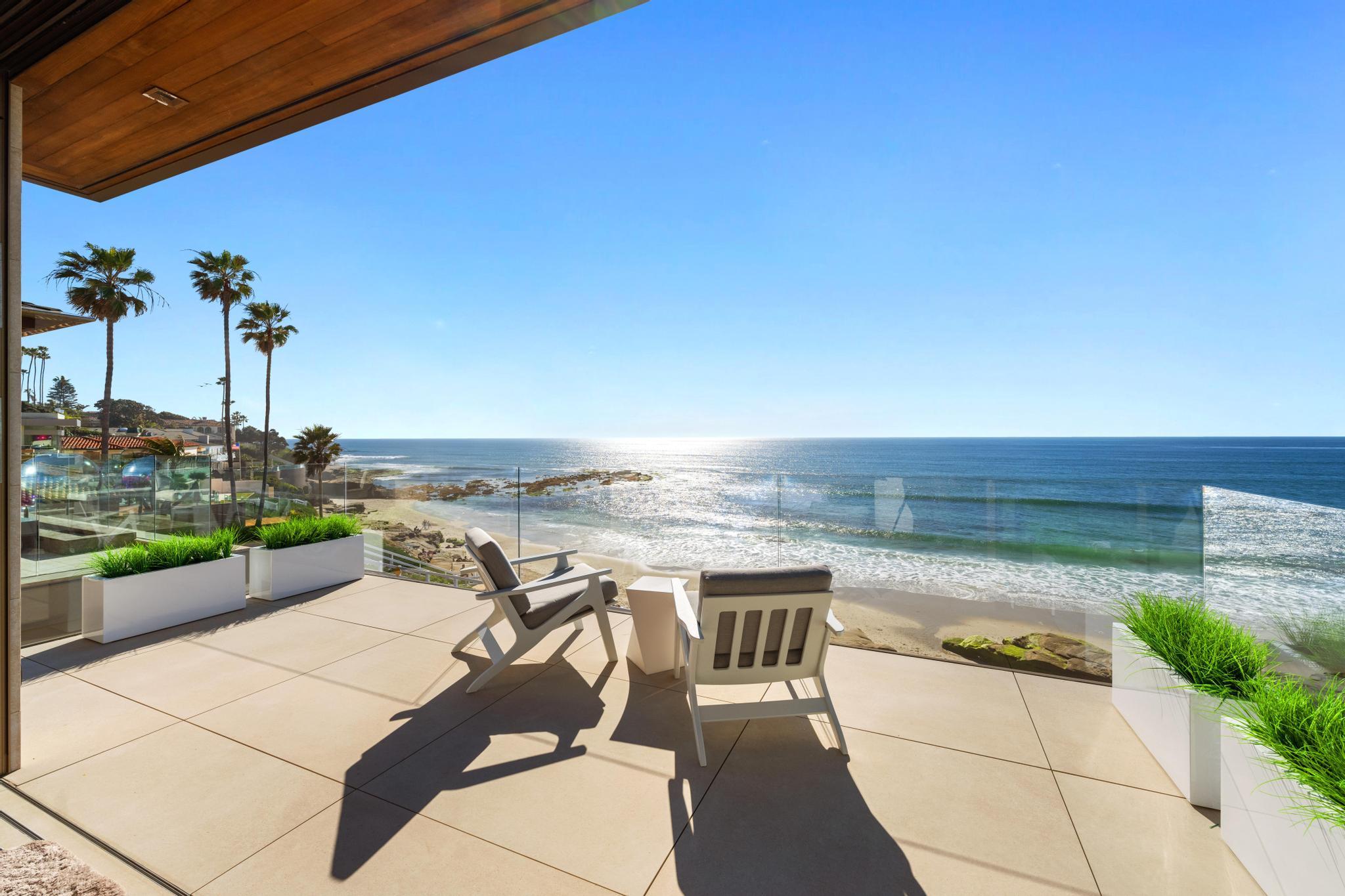 Neptune’s Jewel Oceanfront w/ Pool & Spa gallery image 5