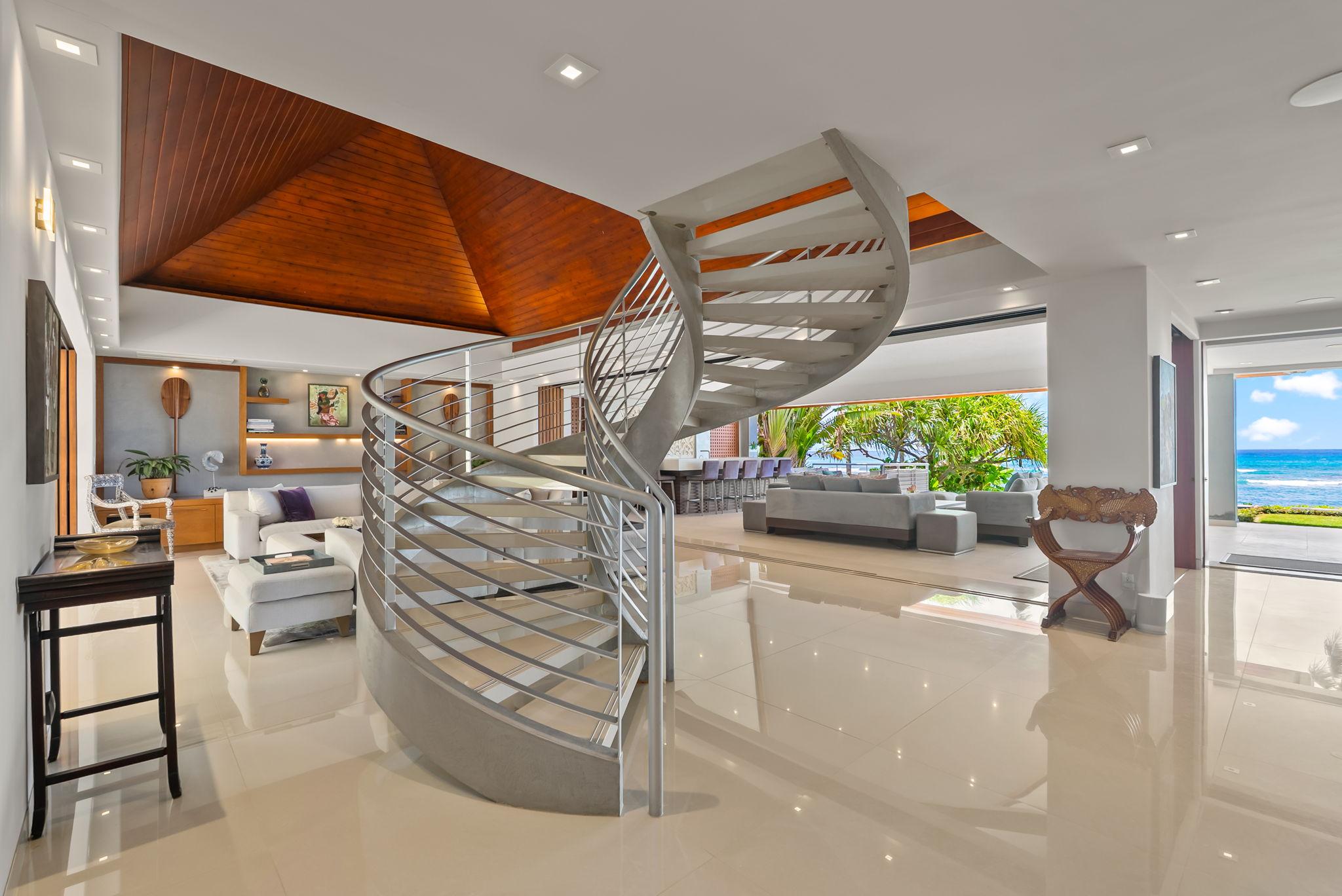 Diamond Head Beachfront Estate gallery image 10