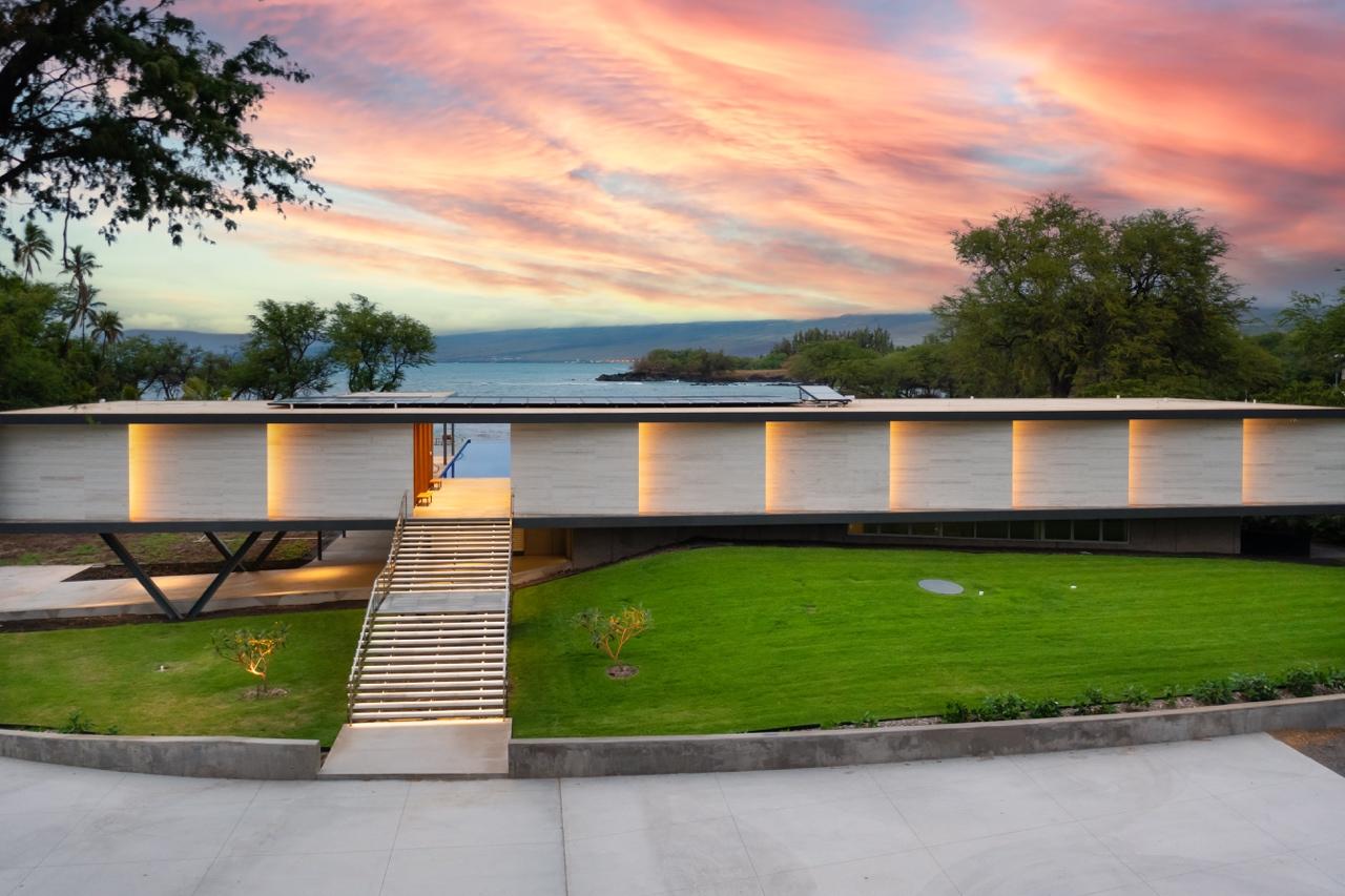 Puako’s Ocean Edge Modern Estate gallery image 2