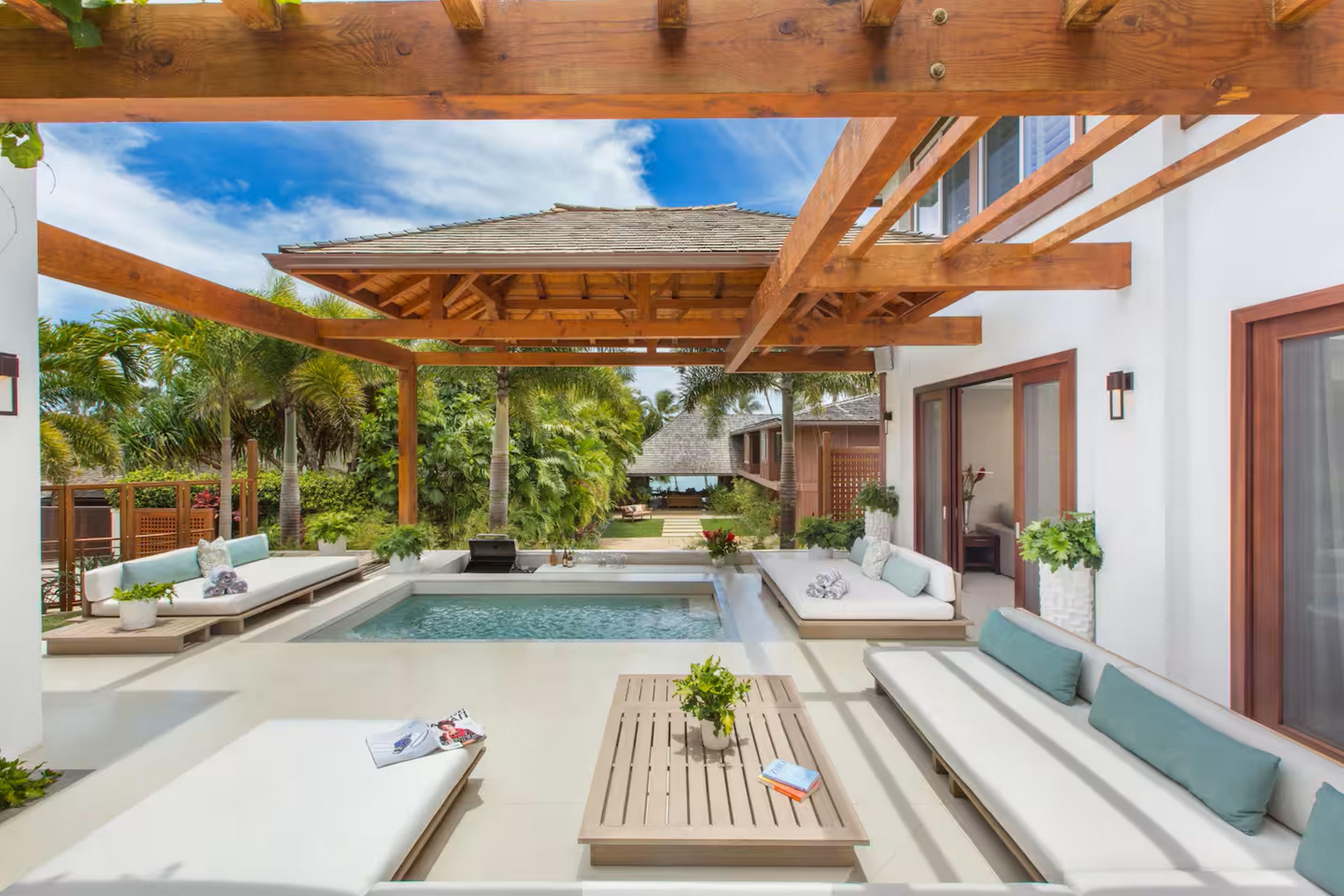 Diamond Head Beachfront Estate 9BR gallery image 3