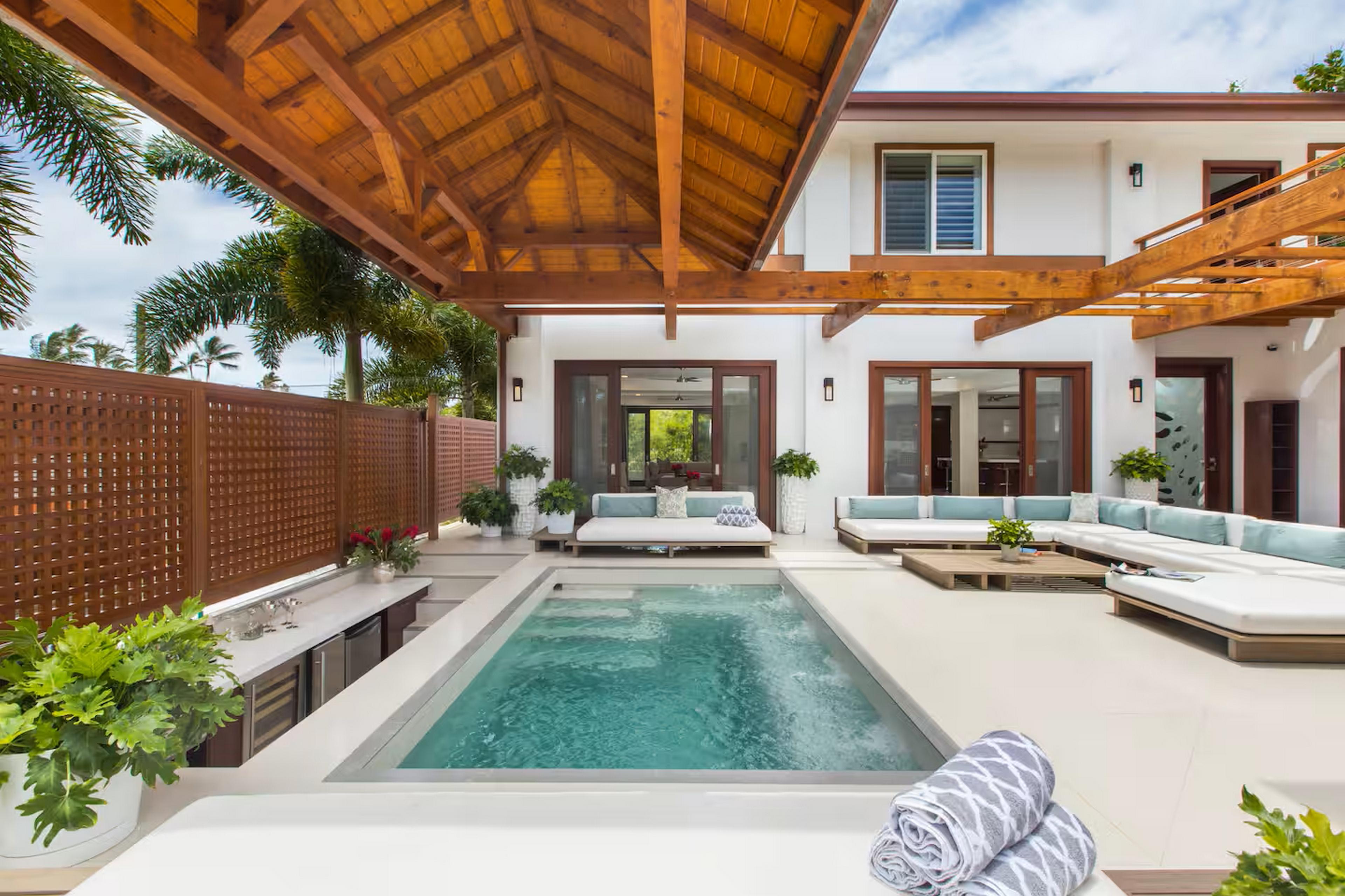 Diamond Head Beachfront Estate 9BR gallery image 6