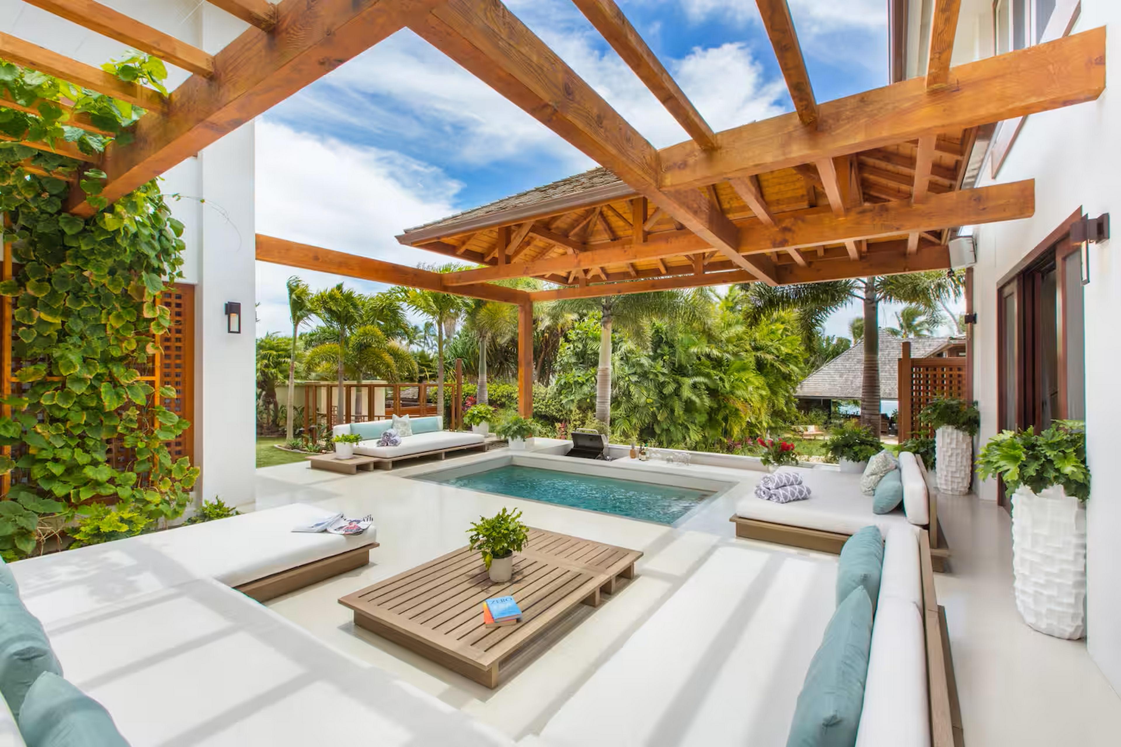 Diamond Head Beachfront Estate 9BR gallery image 8