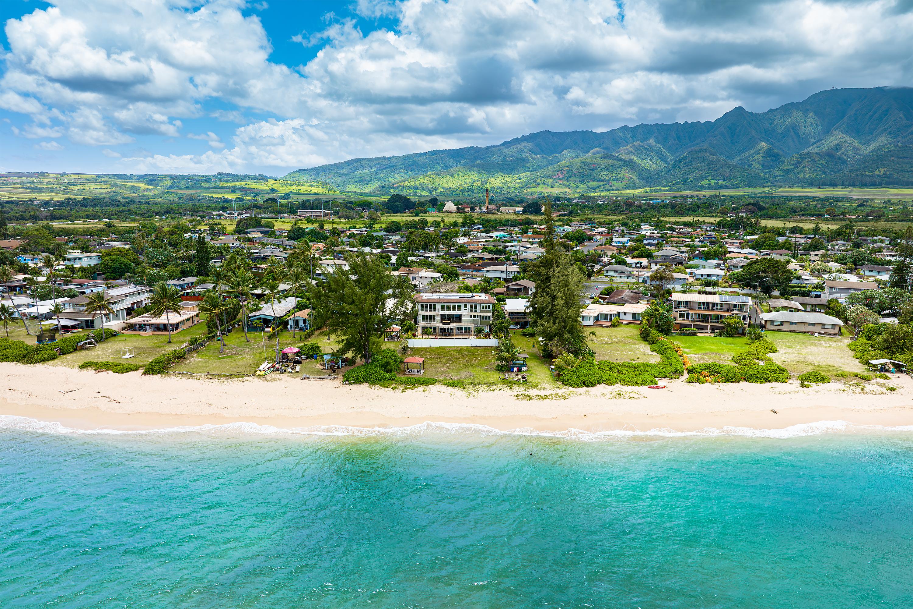 Waialua Beach House gallery image 2