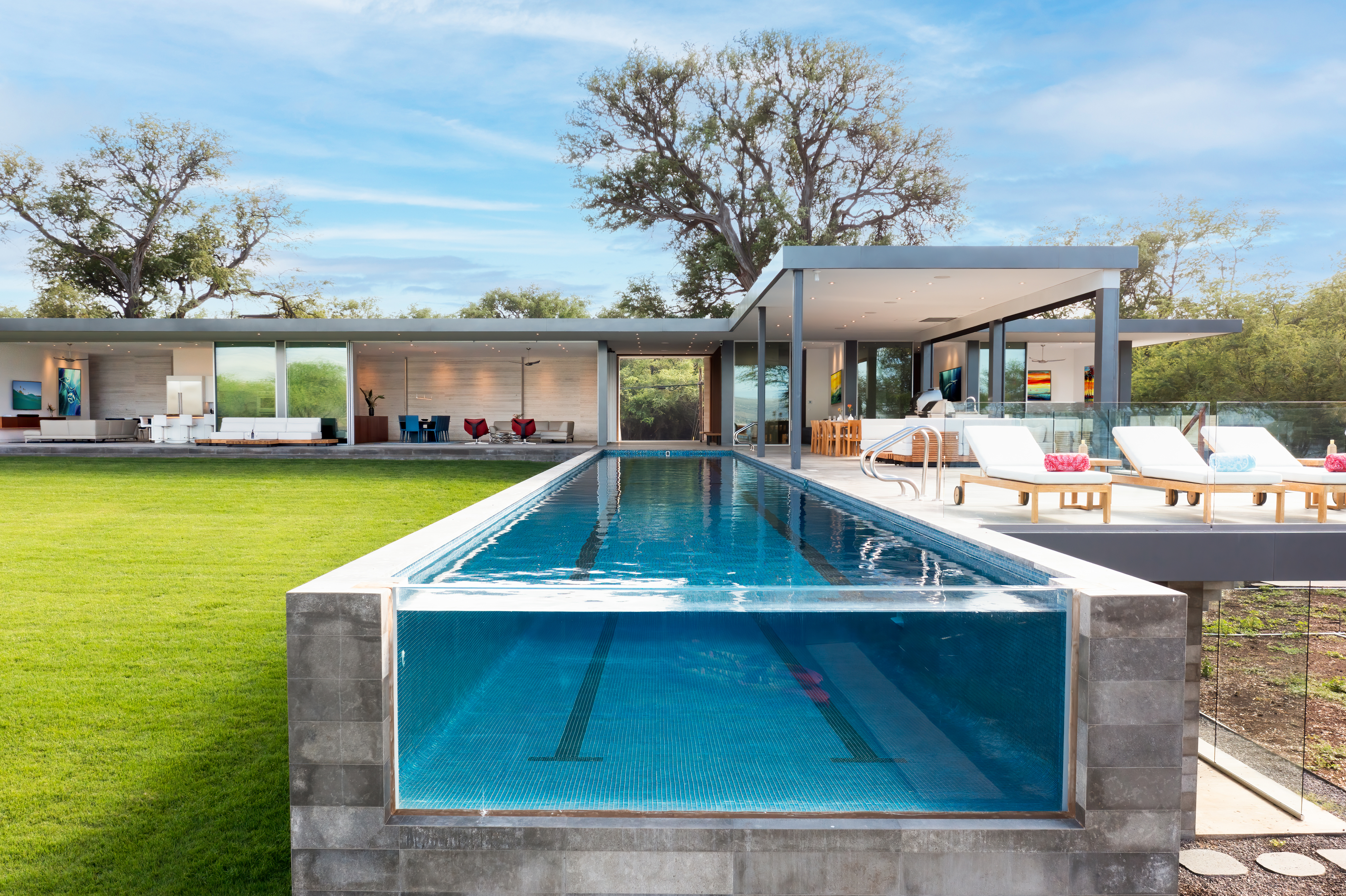 Puako’s Ocean Edge Modern Estate gallery image 3