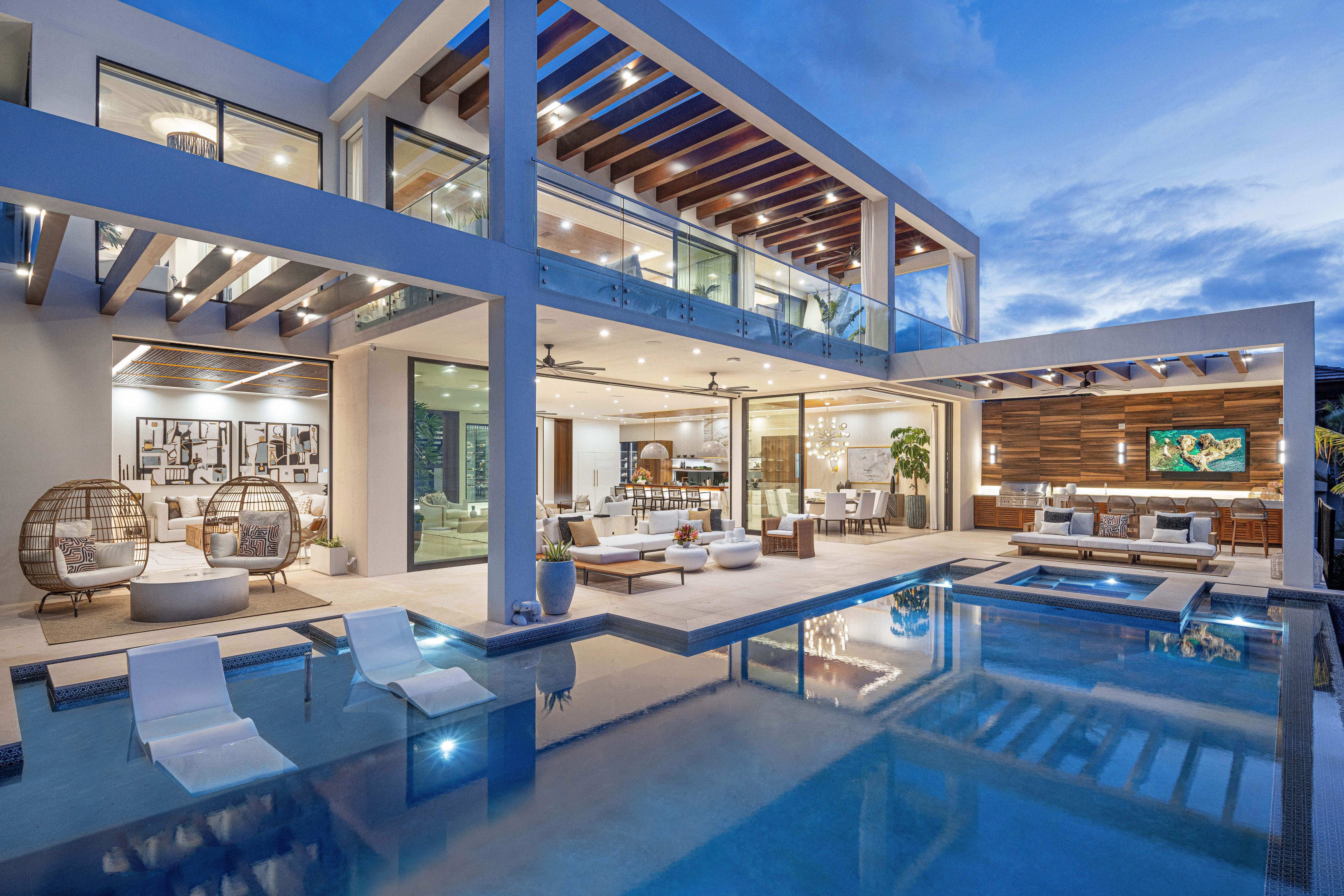 Diamond Head Grand Escape gallery image 1