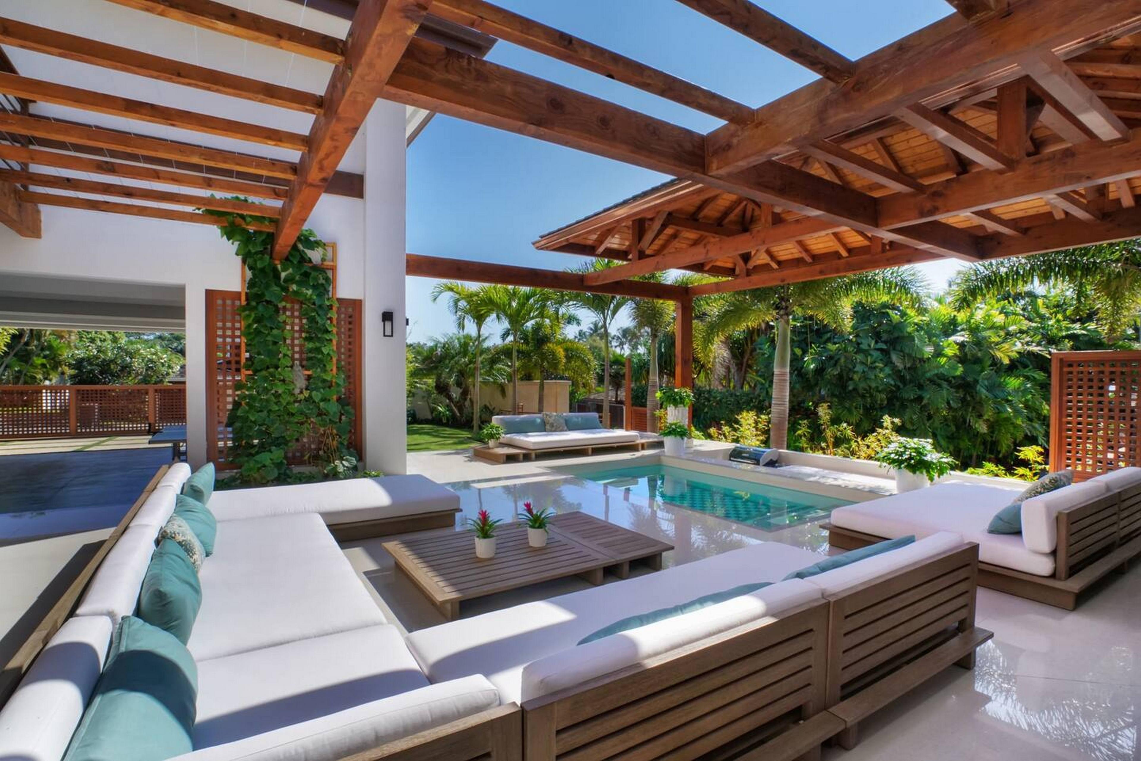 Diamond Head Beachfront Estate 9BR gallery image 2