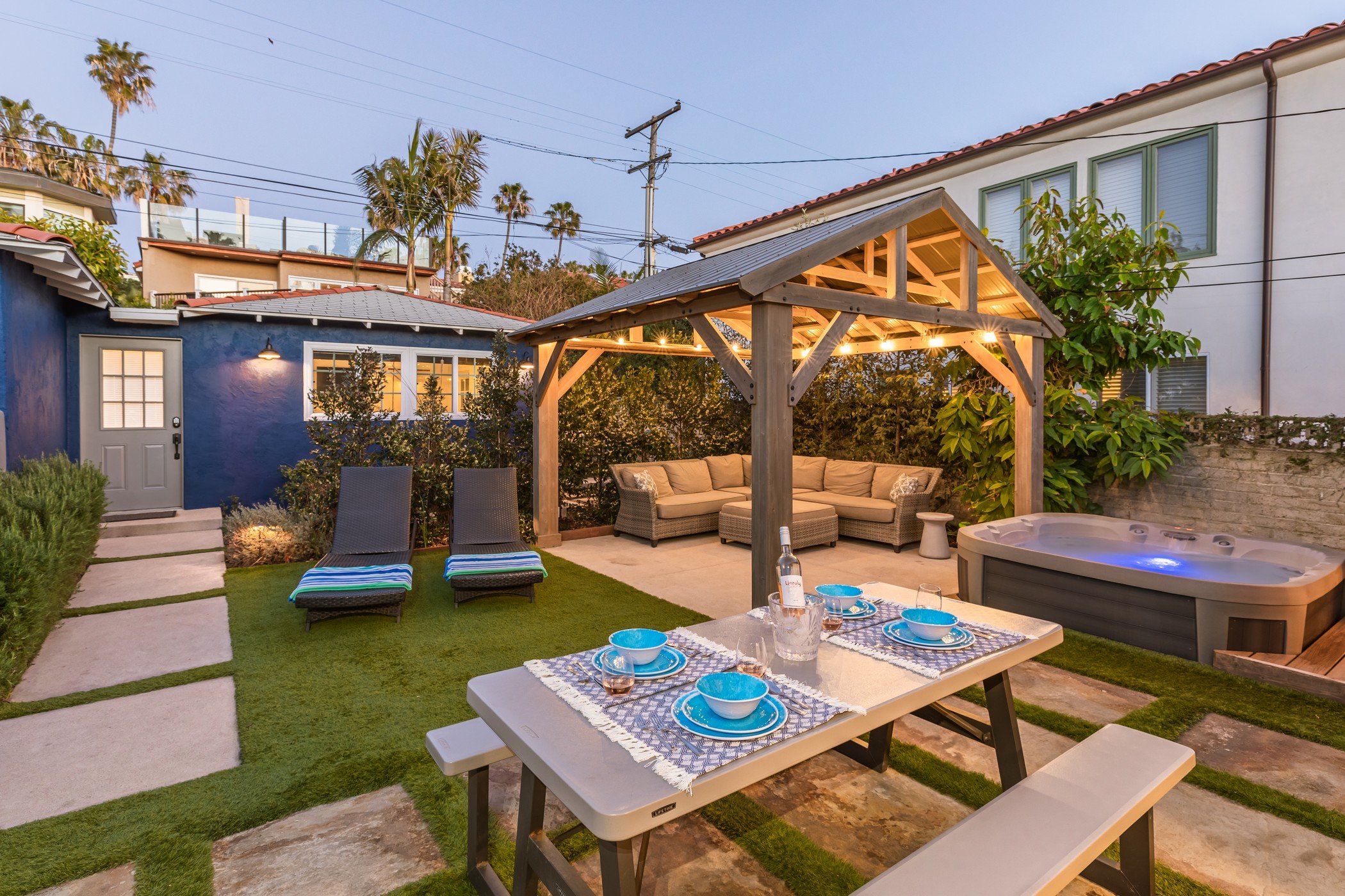 La Jolla Beach Bungalow
