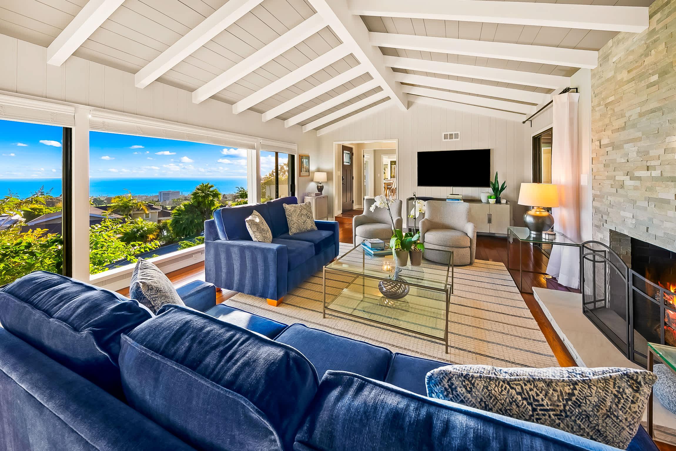 La Jolla Hilltop Haven with Ocean Views and Spa gallery image 5