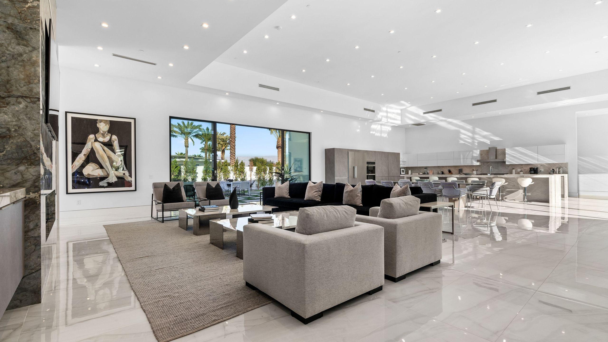 Bravo Villa Golden gallery image 8