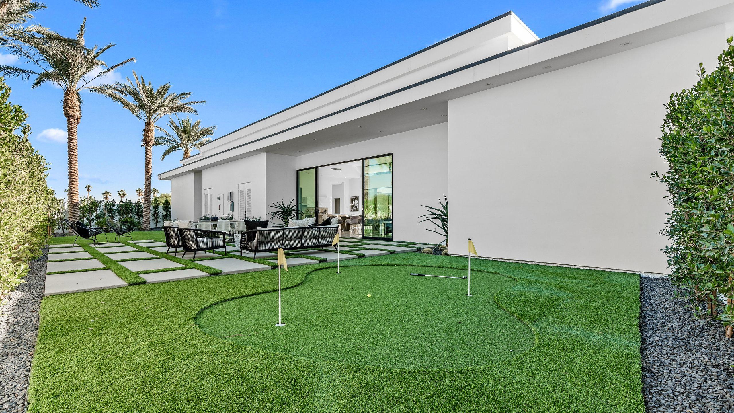 Bravo Villa Golden gallery image 4