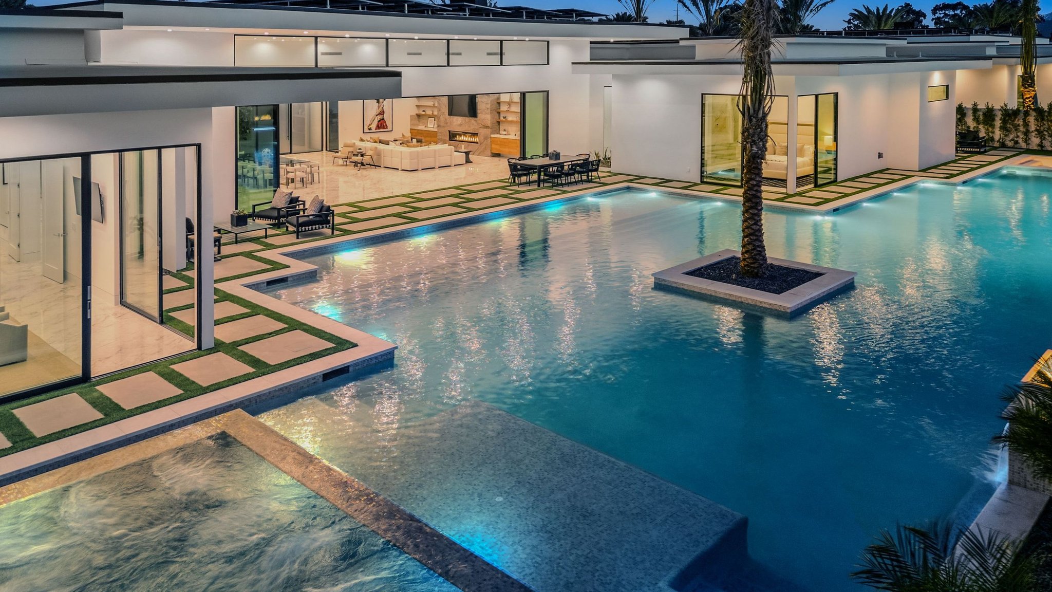 Bravo Villas Edge