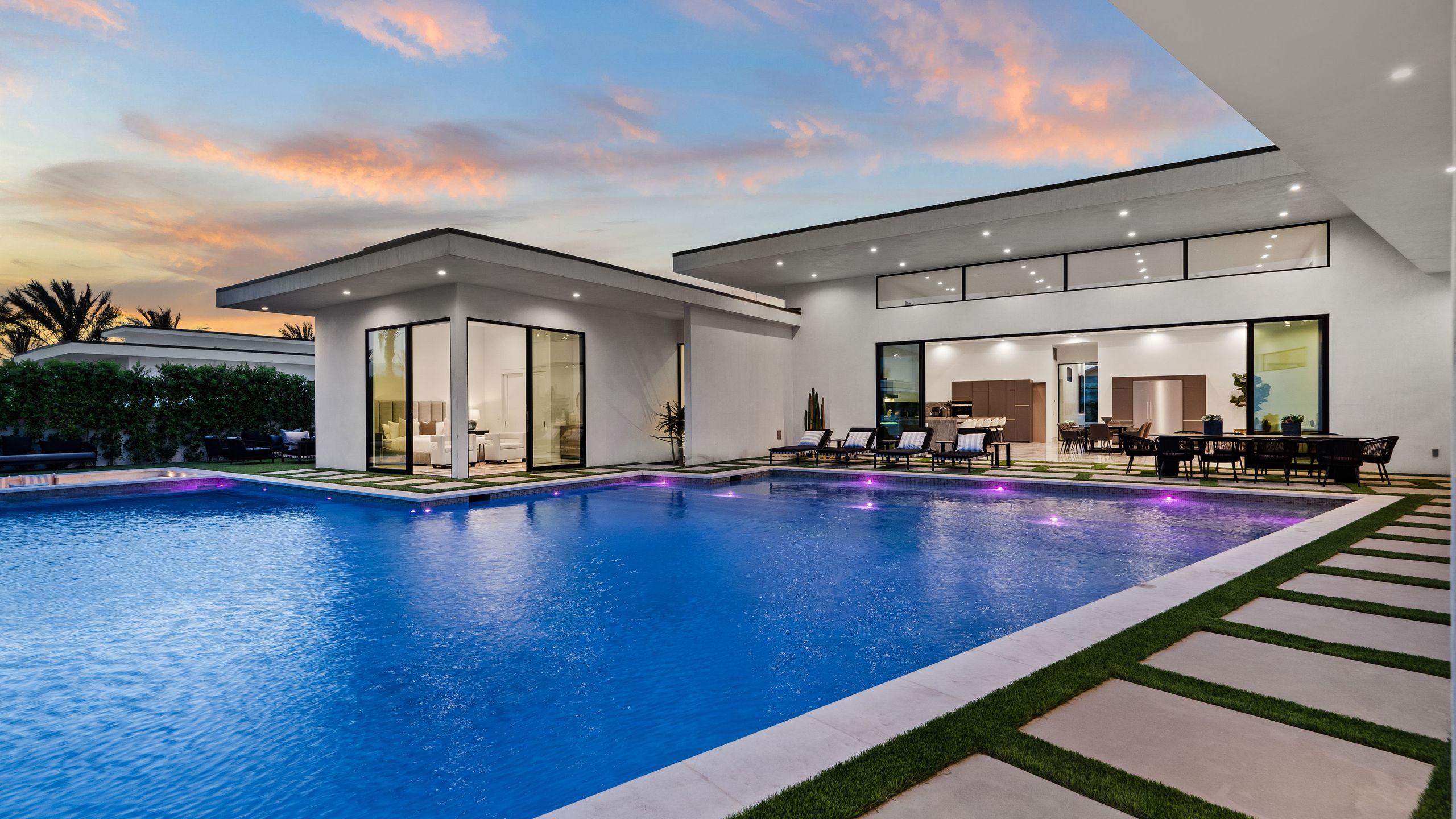Bravo Villa Ember gallery image 6