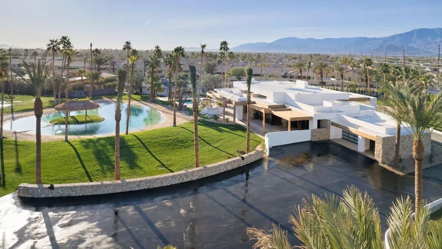 The Bravo Beach Club | Tennis, Beach, Basketball, Golf | Ultra-Luxe Compound gallery image 4
