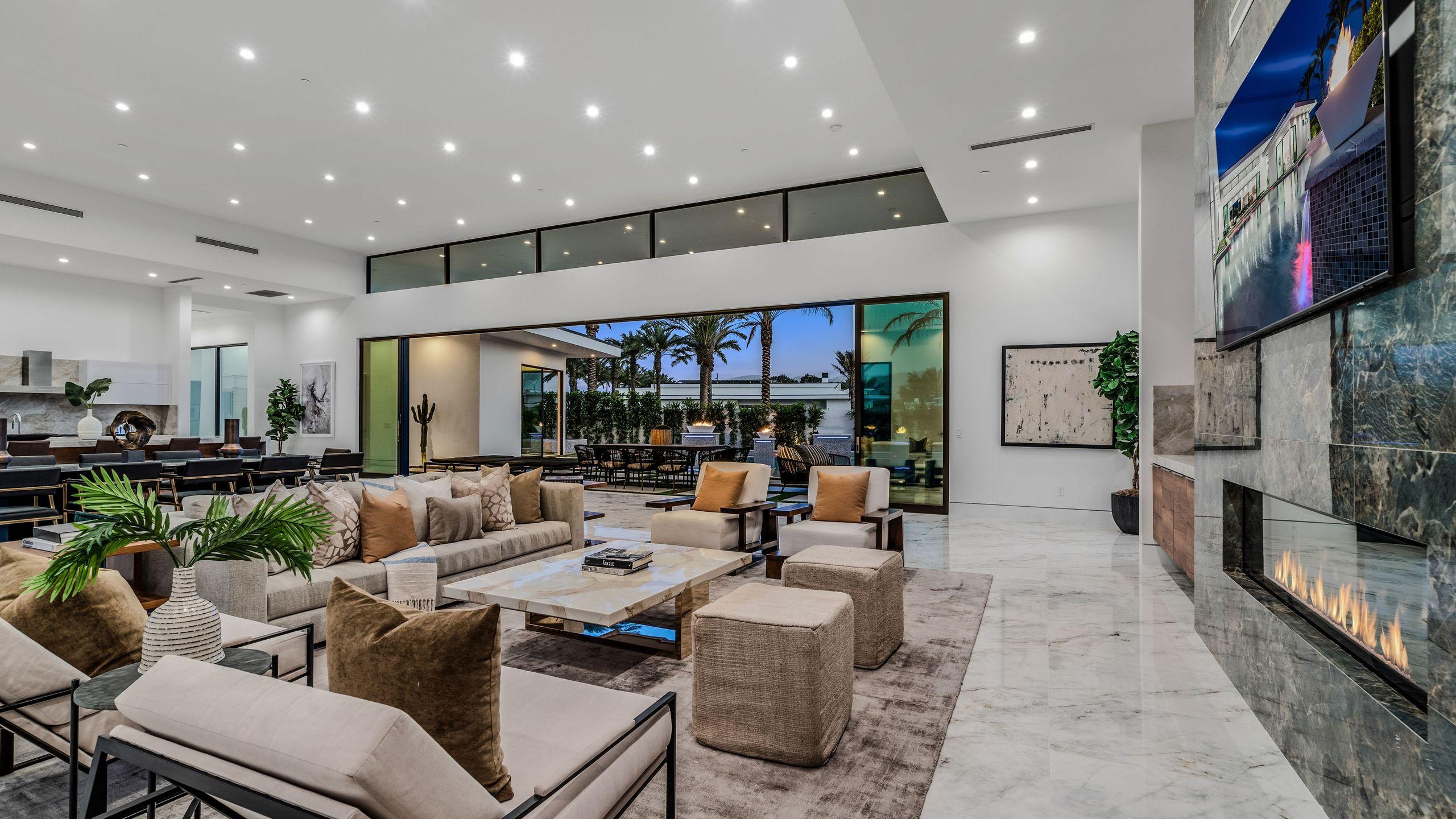 Sleeps 54 | 3 Luxury Villas w/ Pool + Spa, Pickleball | Bravo gallery image 8