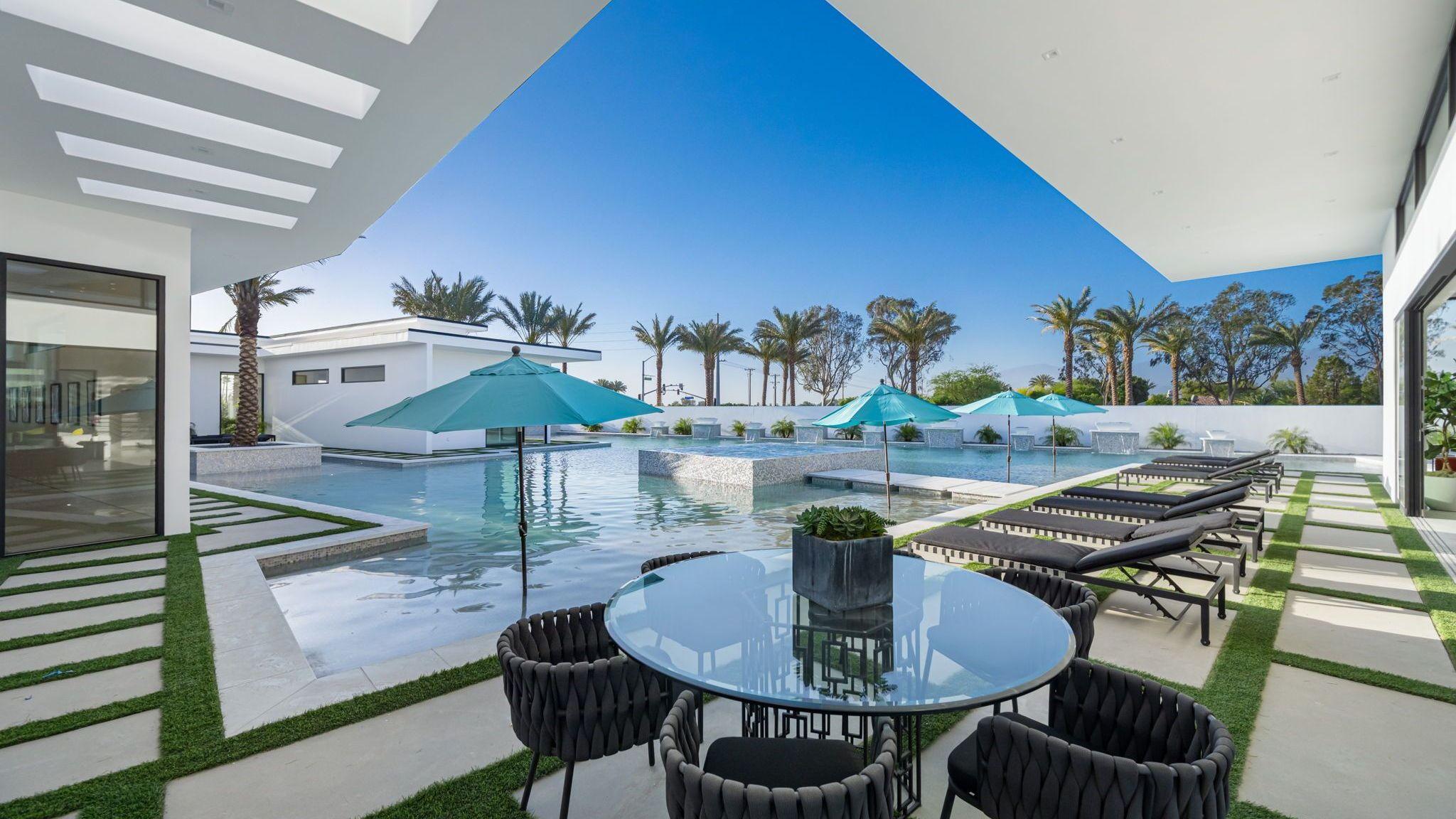 Sleeps 23 | Luxury Villa w/ Pool, Hot Tub & Pickleball Court | Bravo Villa #10 gallery image 5