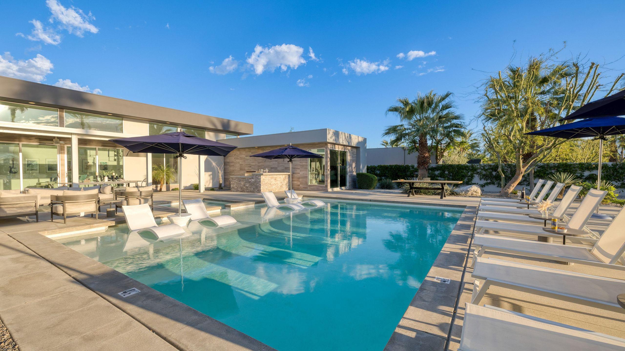 Polo Villa 5 gallery image 1