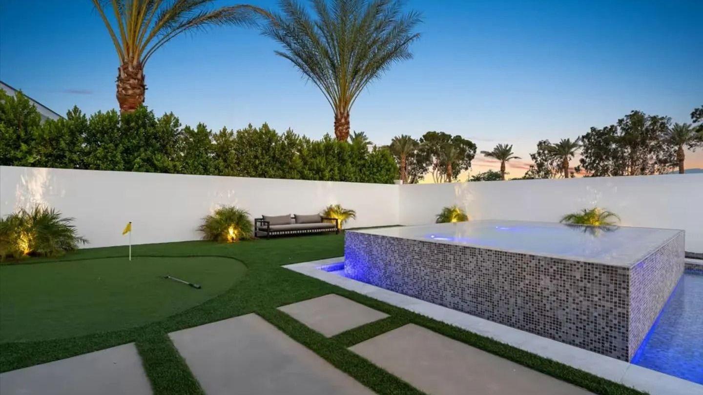 Sleeps 20 | 7-Bedroom Villa w/ Pool, Putting Green & Hot Tub | Bravo Villa #11 gallery image 6