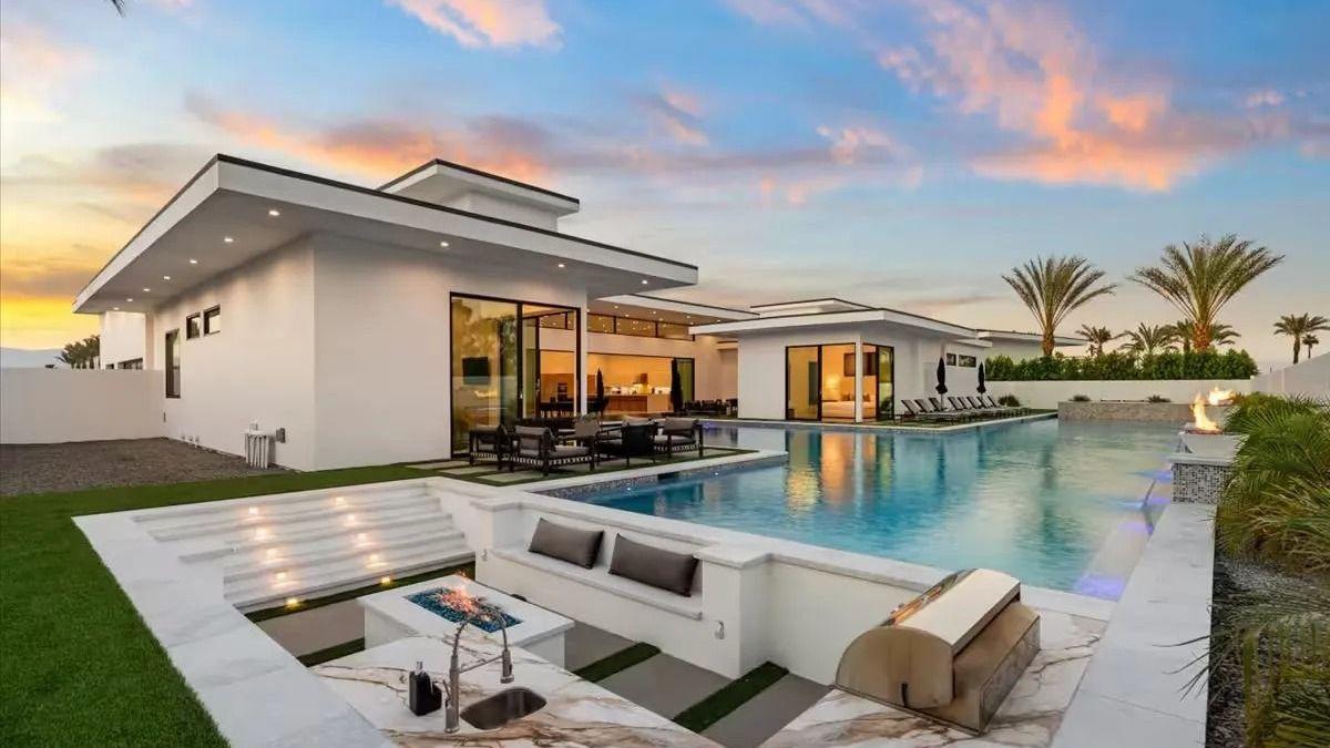 Bravo Villa #11 gallery image 1