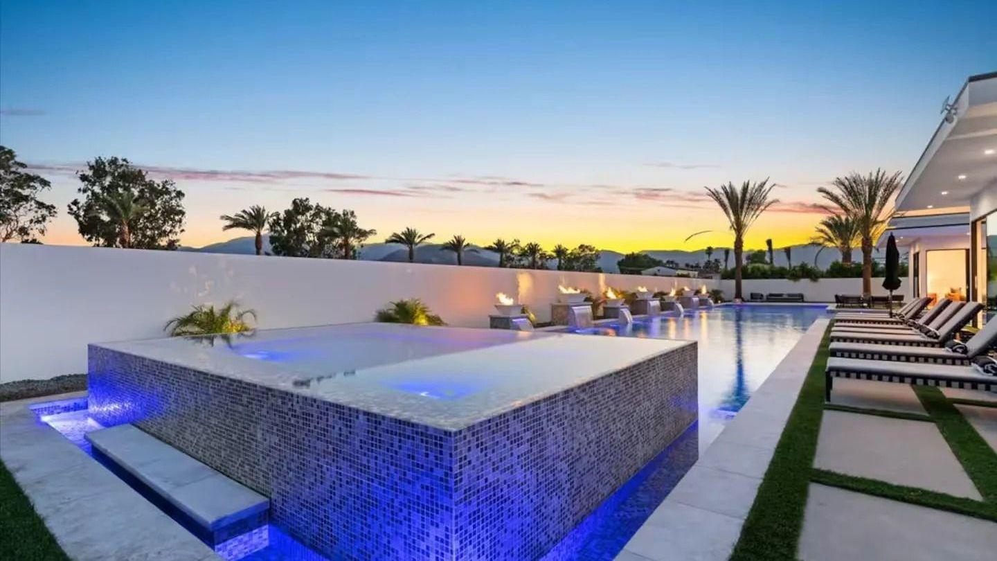 Sleeps 20 | 7-Bedroom Villa w/ Pool, Putting Green & Hot Tub | Bravo Villa #11 gallery image 2