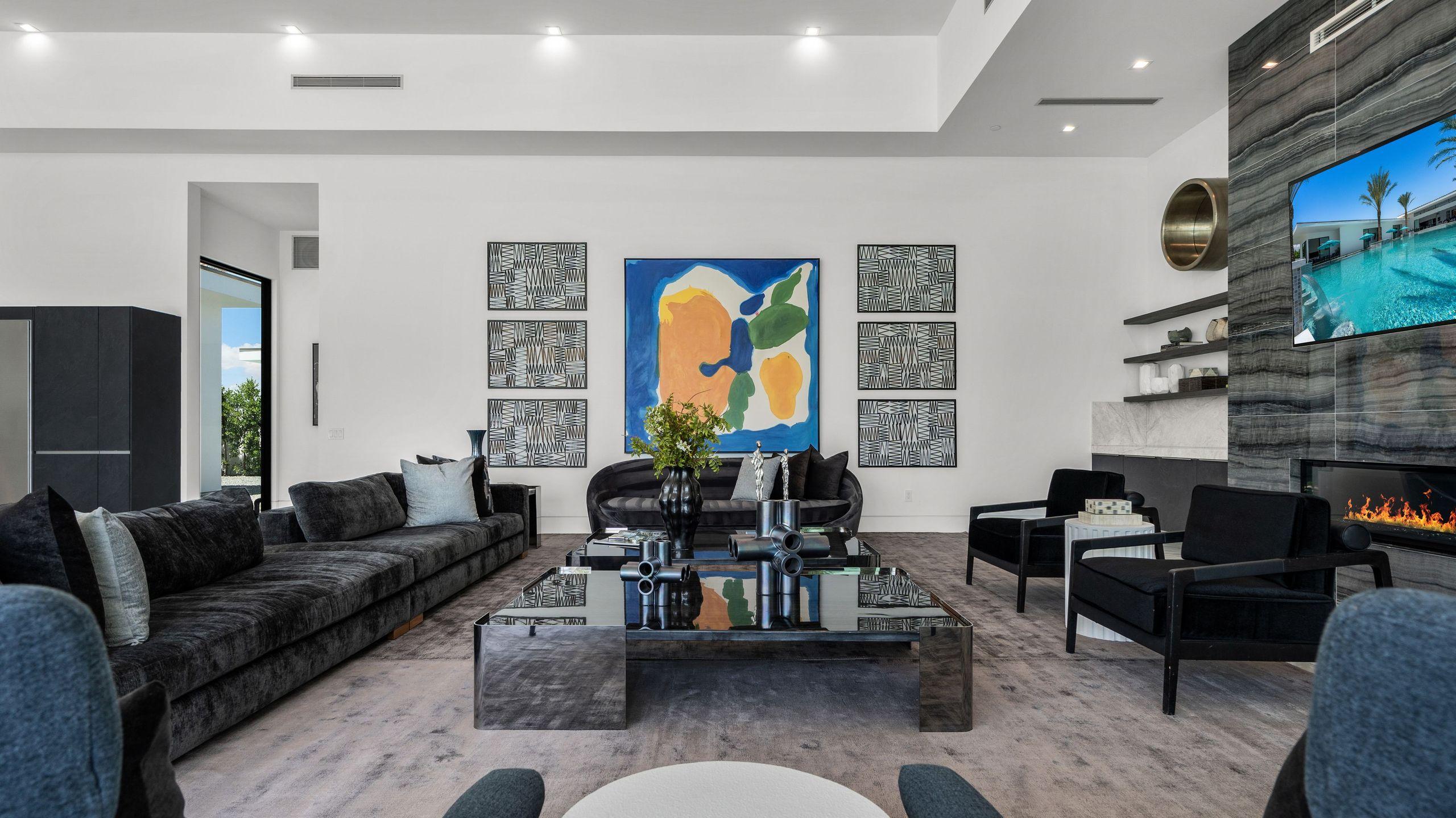 Sleeps 26 | Pool, Hot Tub, Pickleball & Putting Green | Bravo Villa #12 gallery image 10