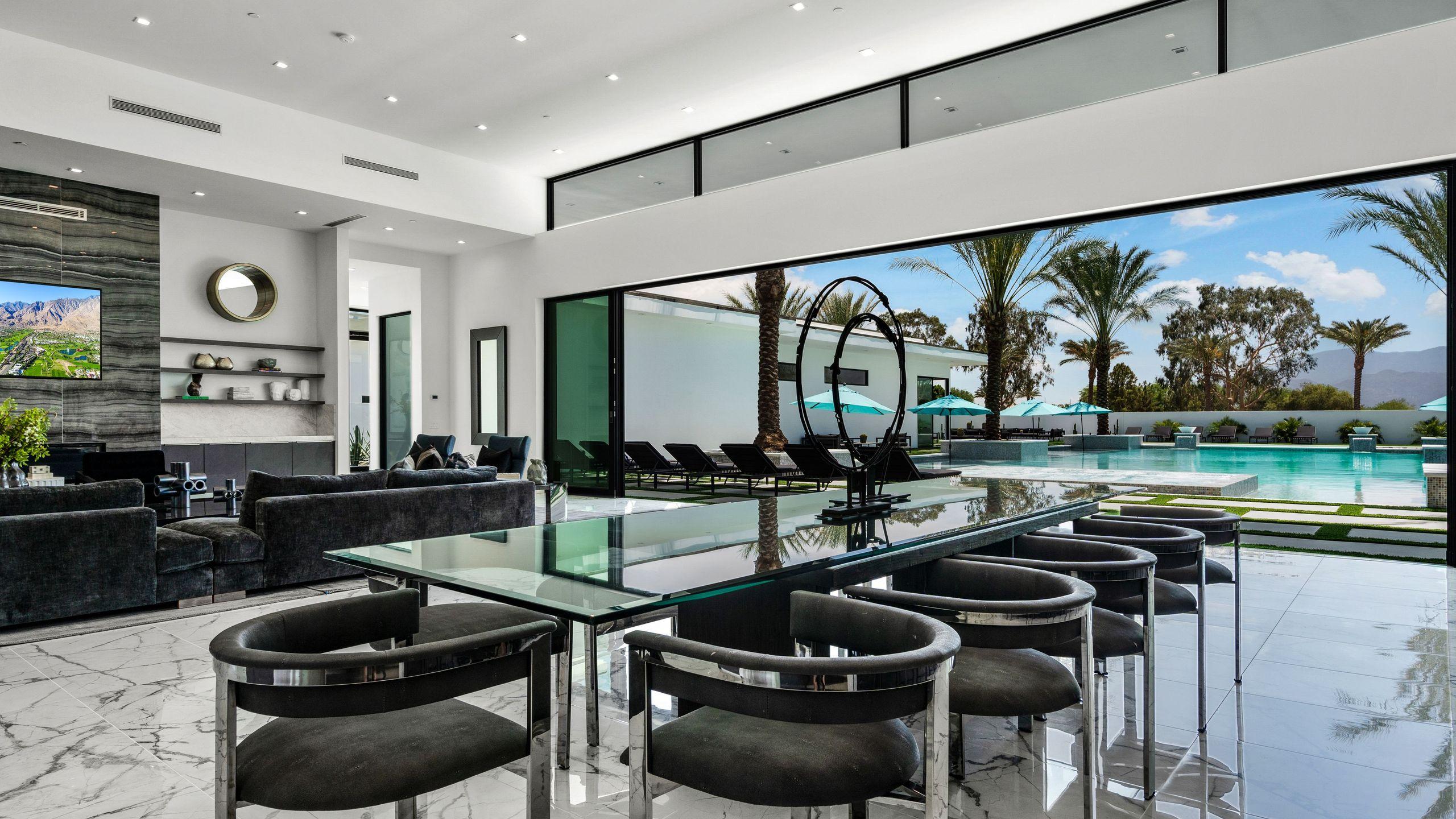 Sleeps 26 | Pool, Hot Tub, Pickleball & Putting Green | Bravo Villa #12 gallery image 3