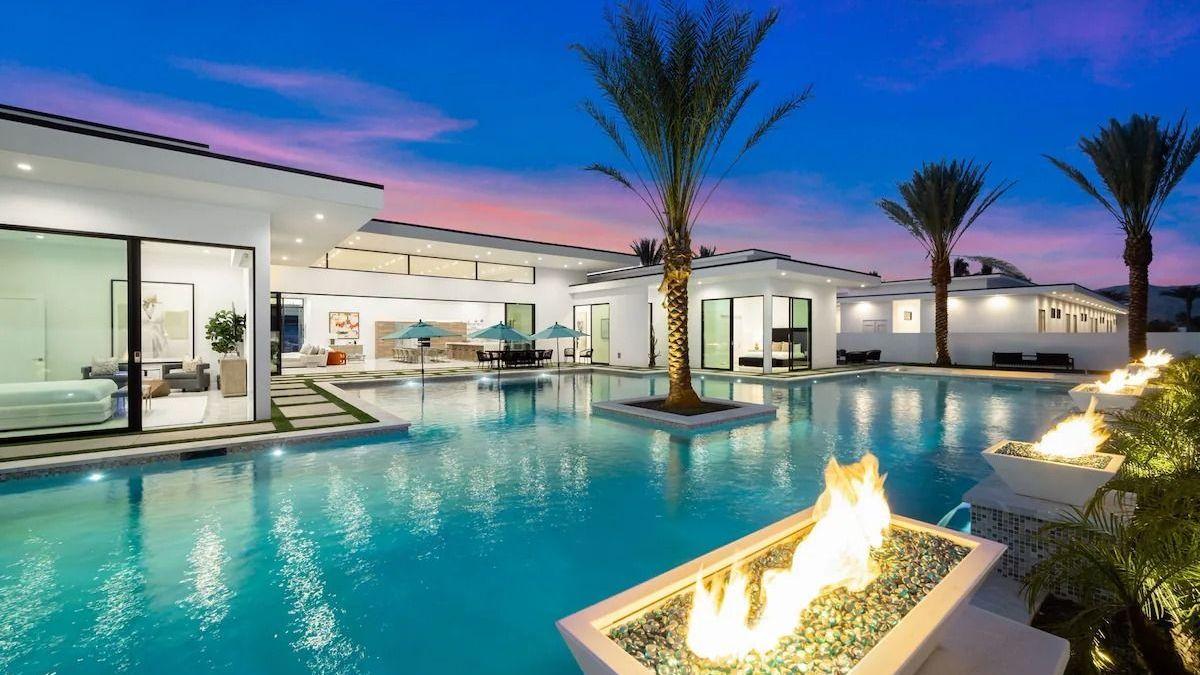 Pool, Hot Tub & Putting Green | Minutes from Dining & Golf | Bravo Villa #13 gallery image 3