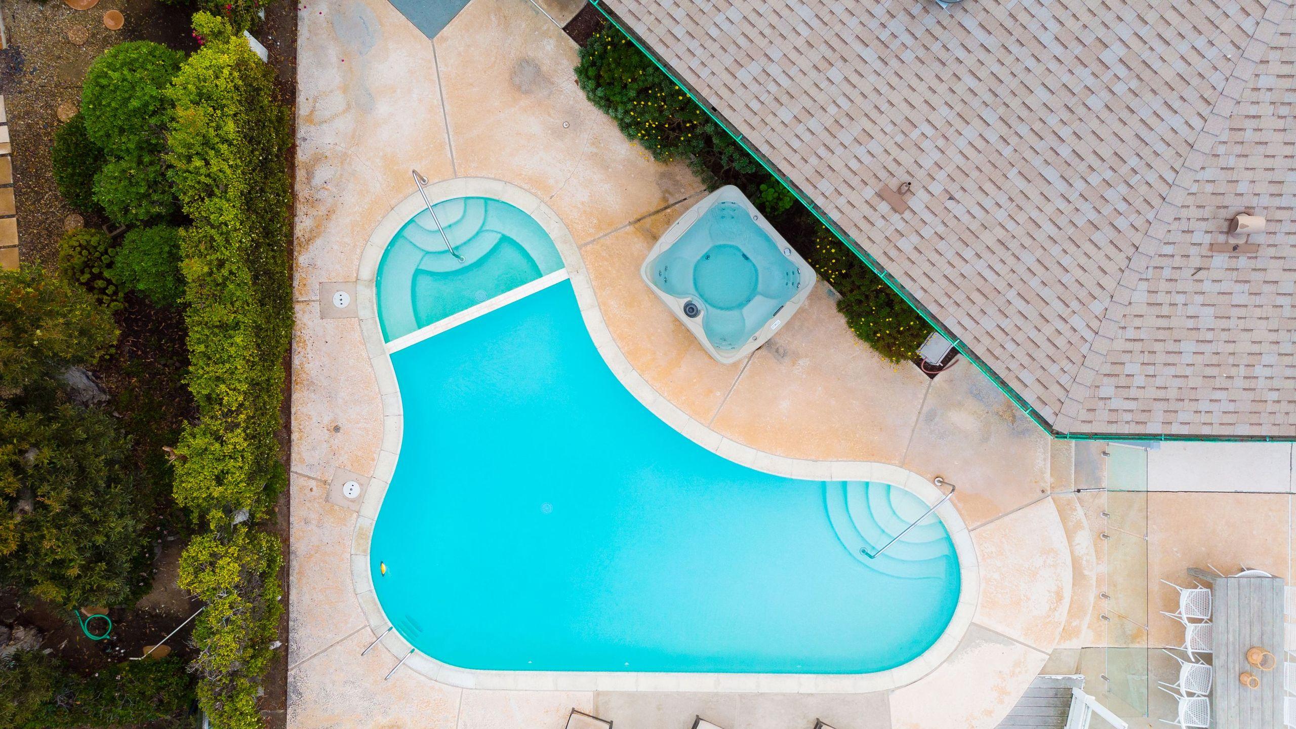 Stunning Estate w/ Ocean View, Pool, Spa, Bocce • Sleeps 20 | Vista gallery image 6