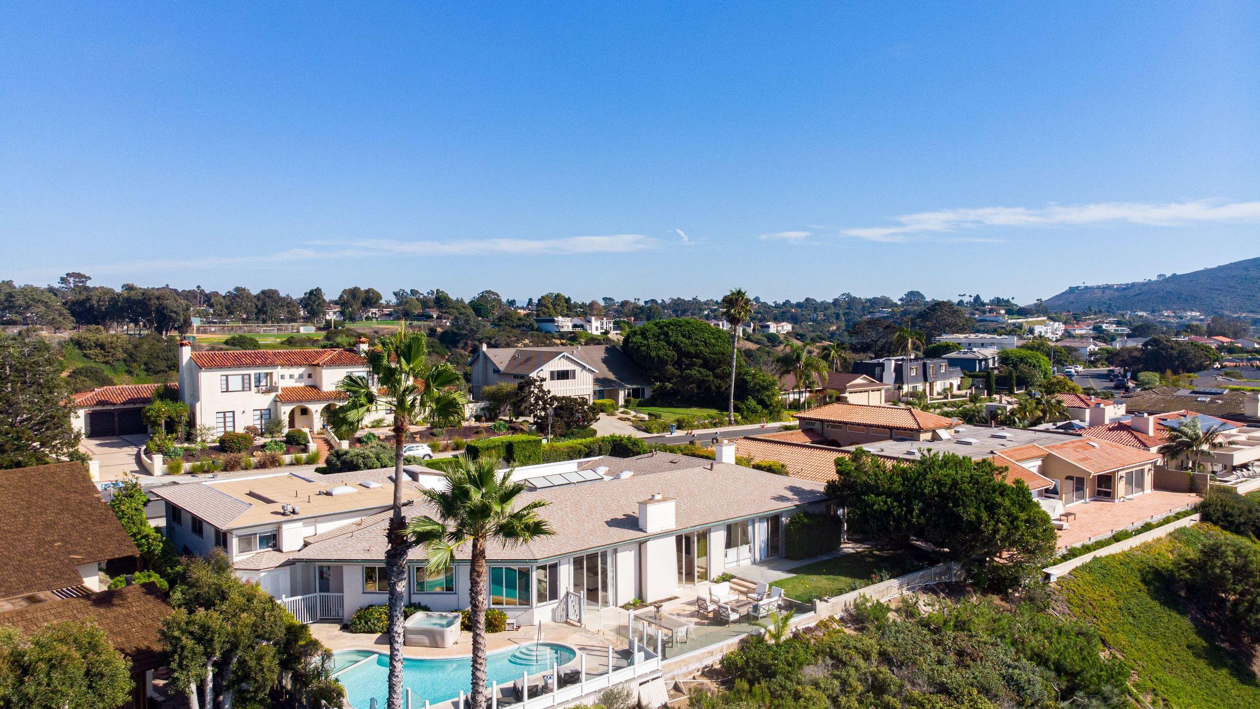 Stunning Estate w/ Ocean View, Pool, Spa, Bocce • Sleeps 20 | Vista gallery image 7