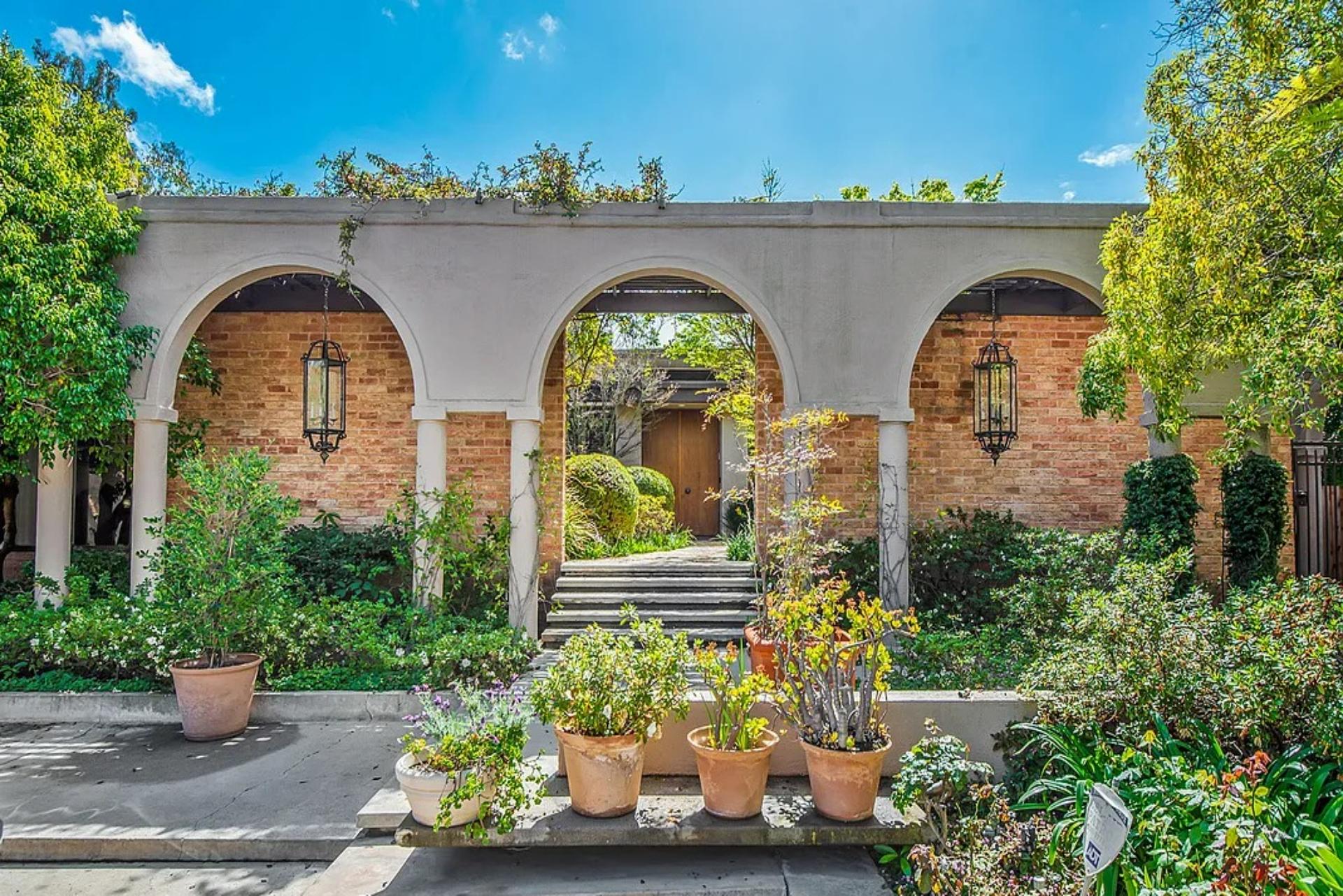 Summit Estate gallery image 3