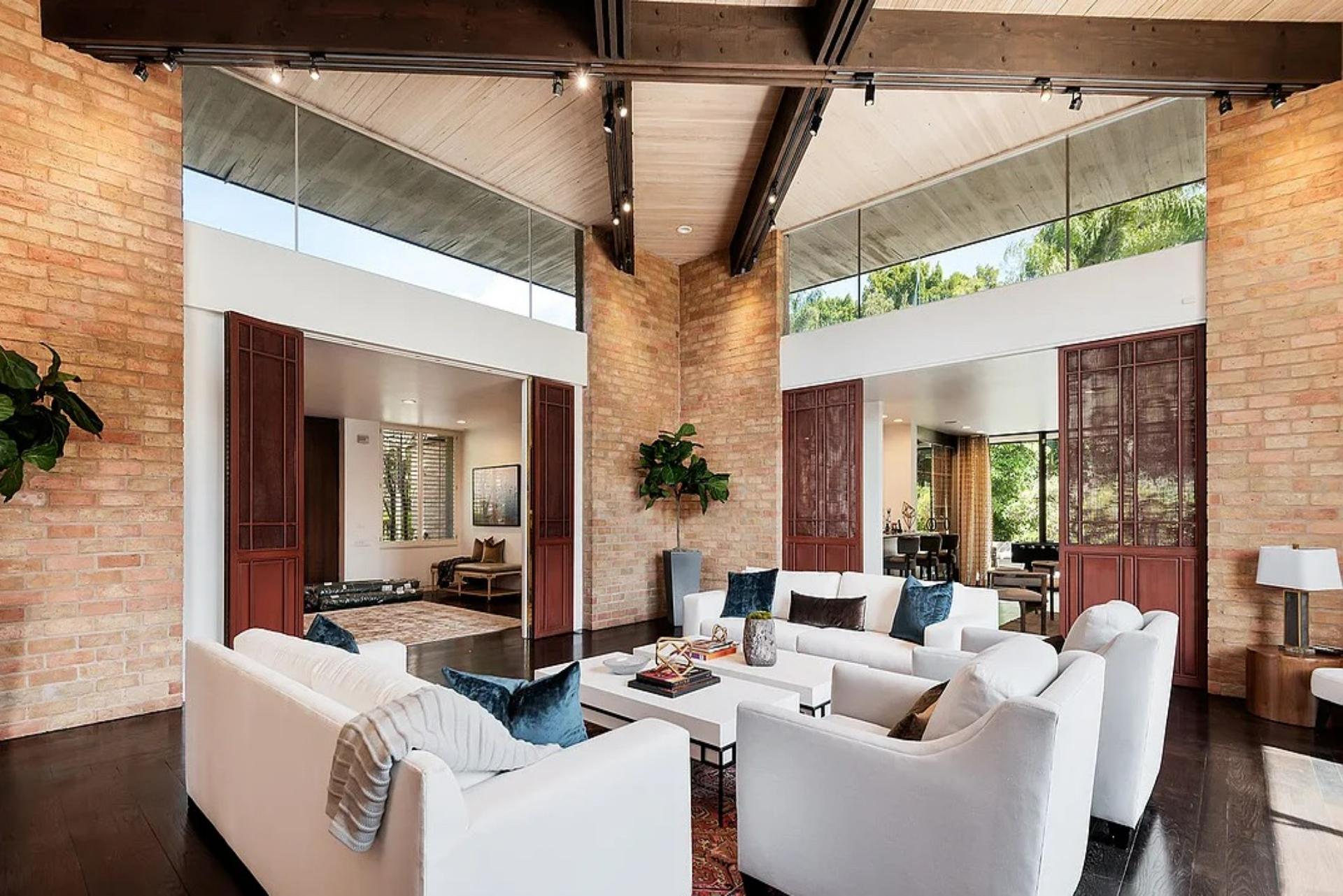 Summit Estate gallery image 9