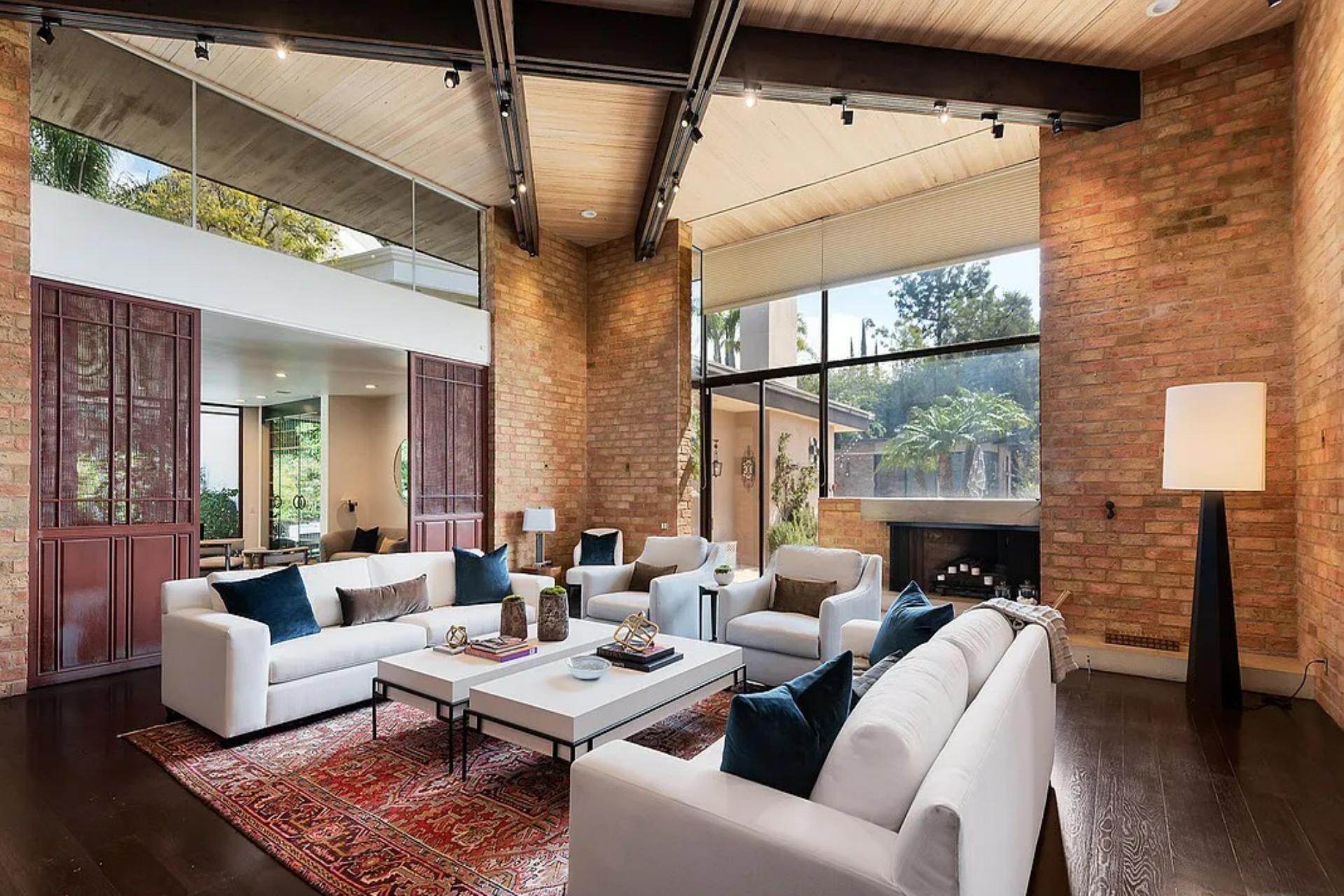 Summit Estate gallery image 10