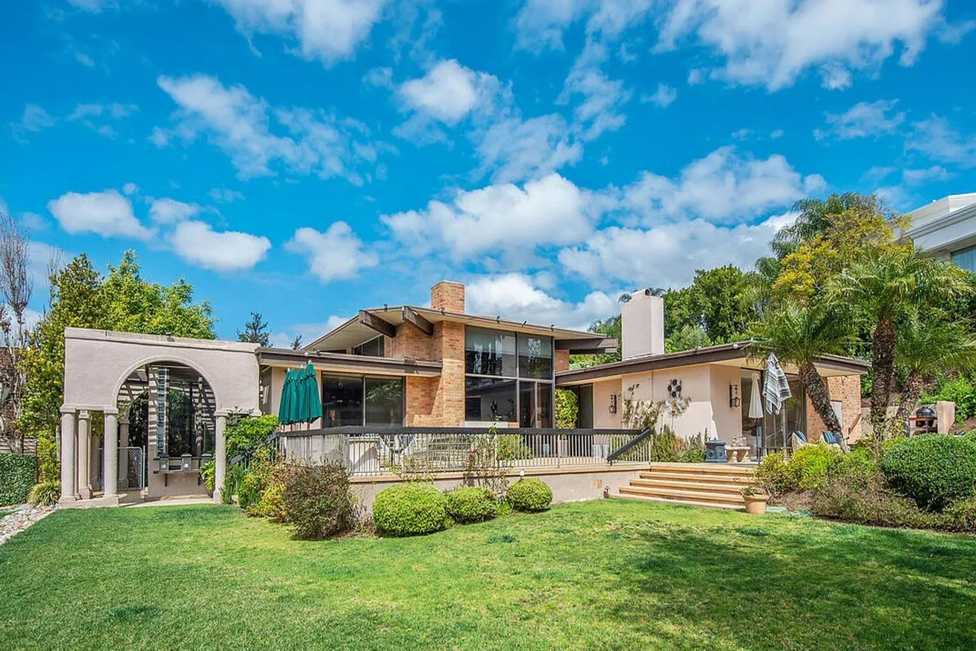 Summit Estate gallery image 2