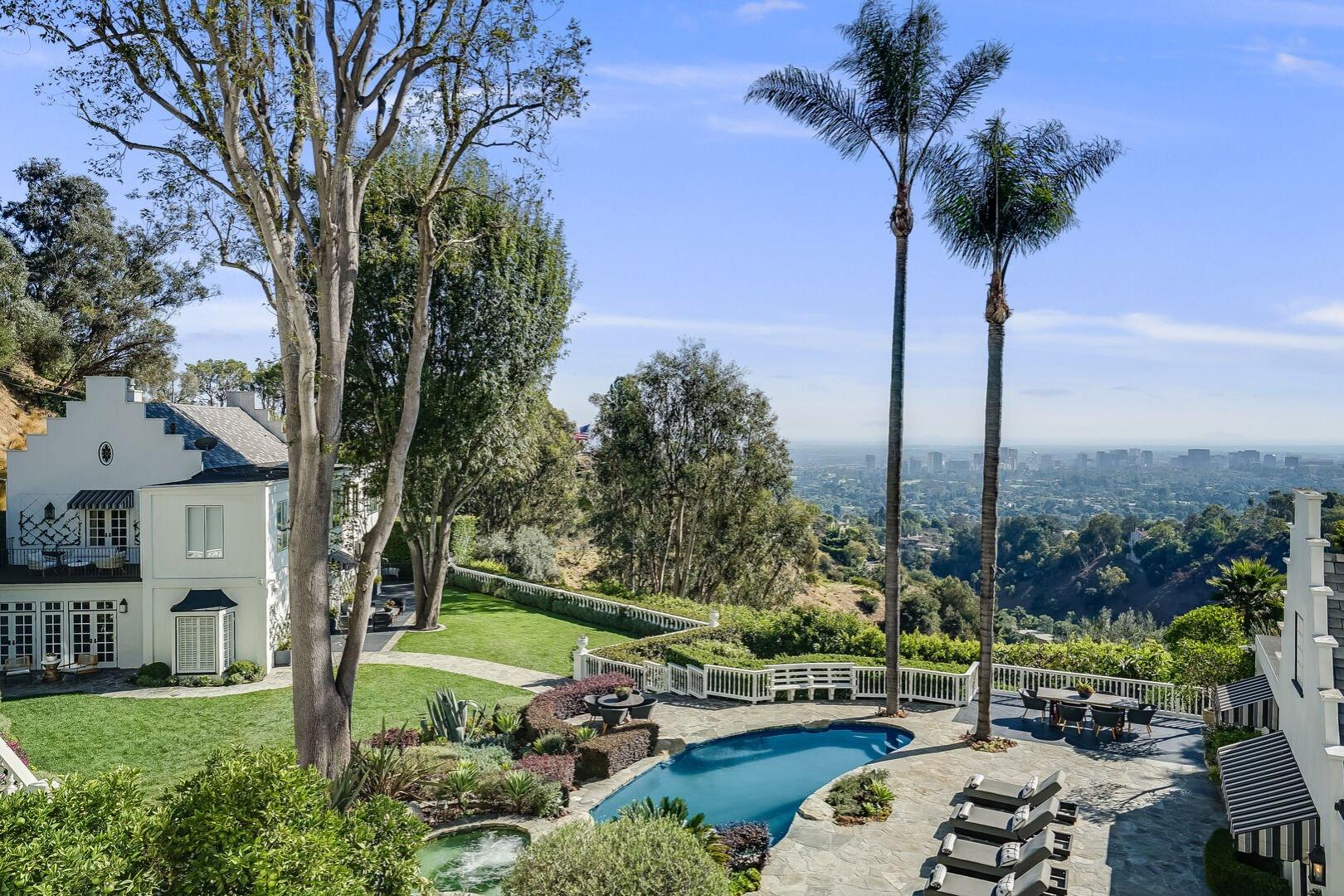 Summitridge Villa gallery image 3