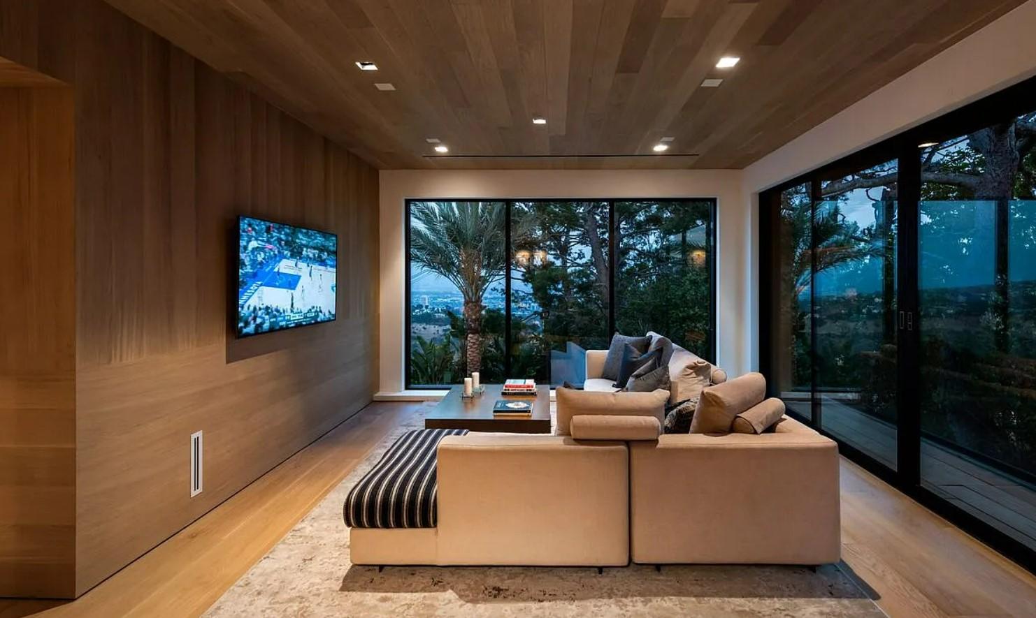G Summit Estate gallery image 6
