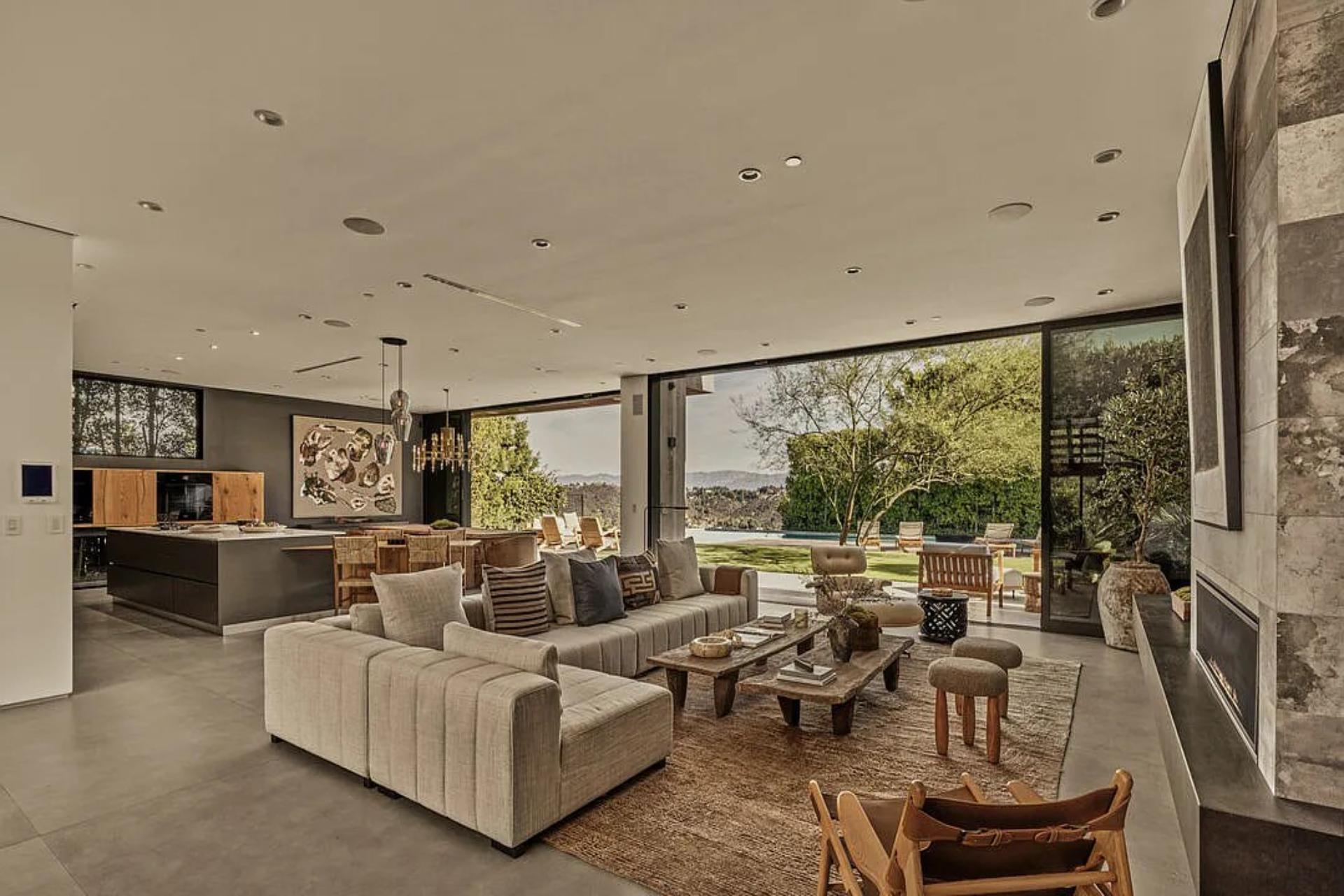 H Stradella Villa gallery image 6