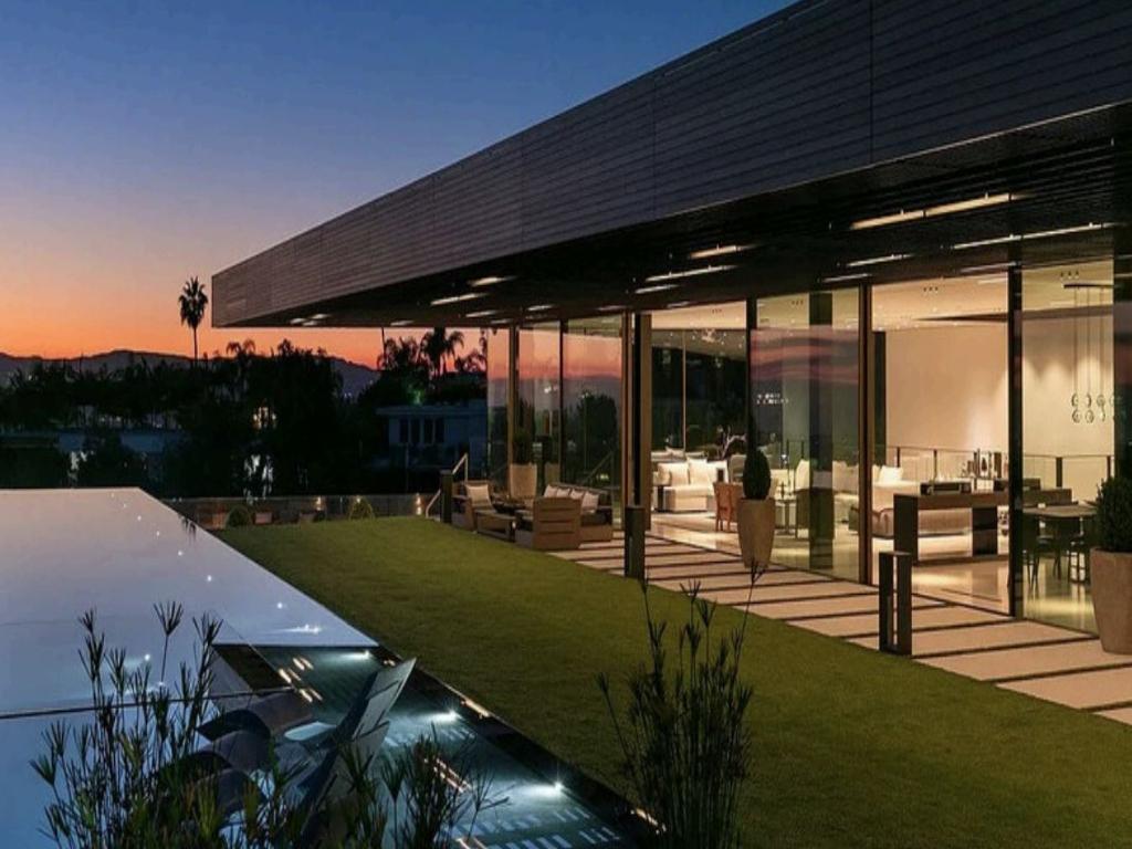 Nightingale Villa gallery image 2