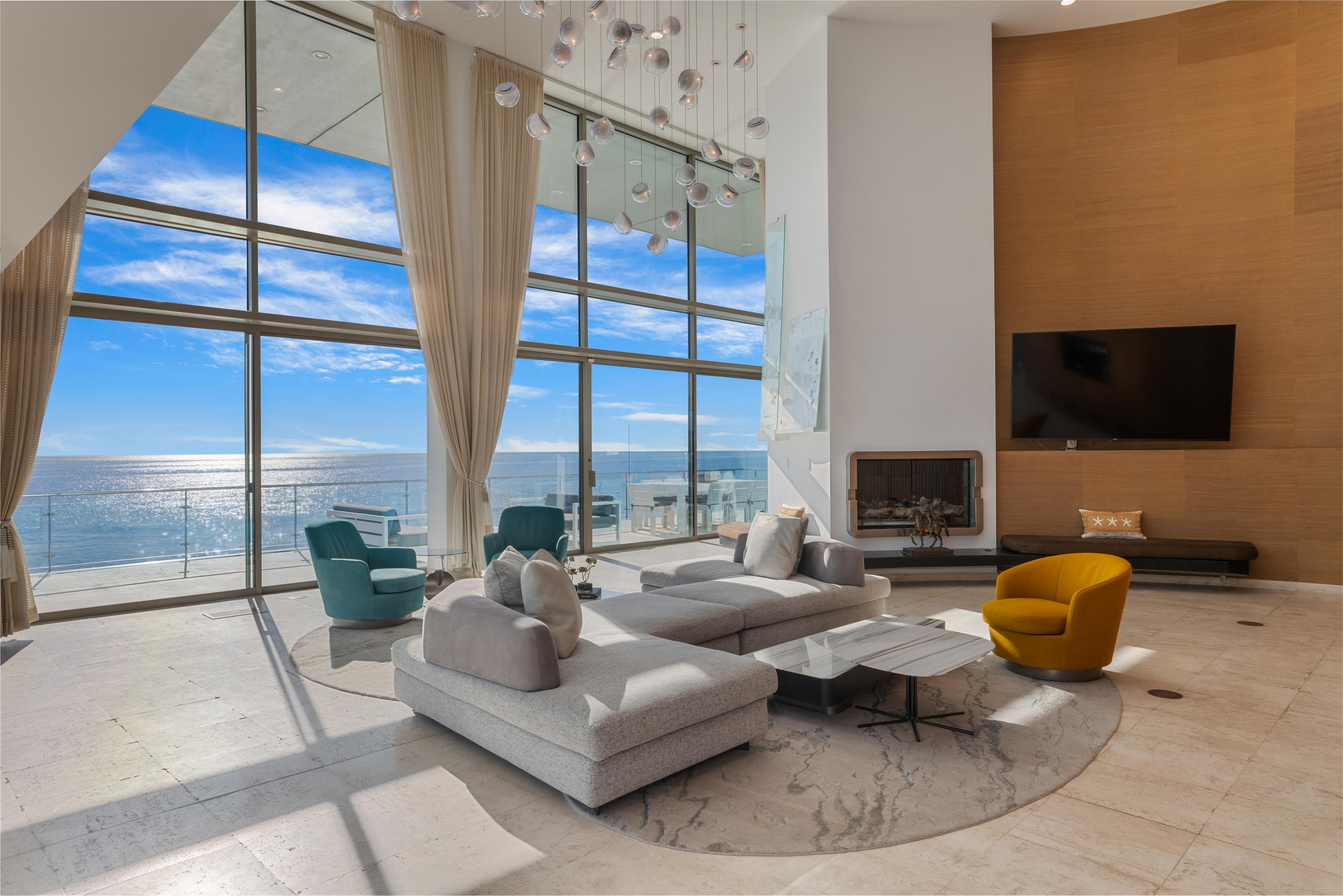 Malibu Road Modern gallery image 7