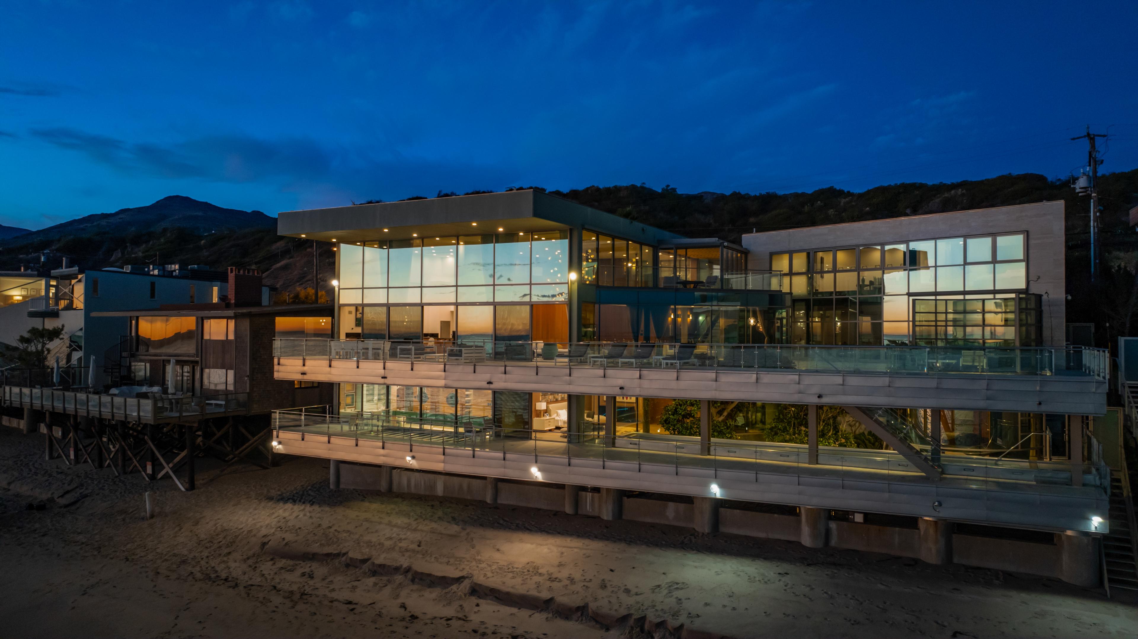 Malibu Road Modern gallery image 3
