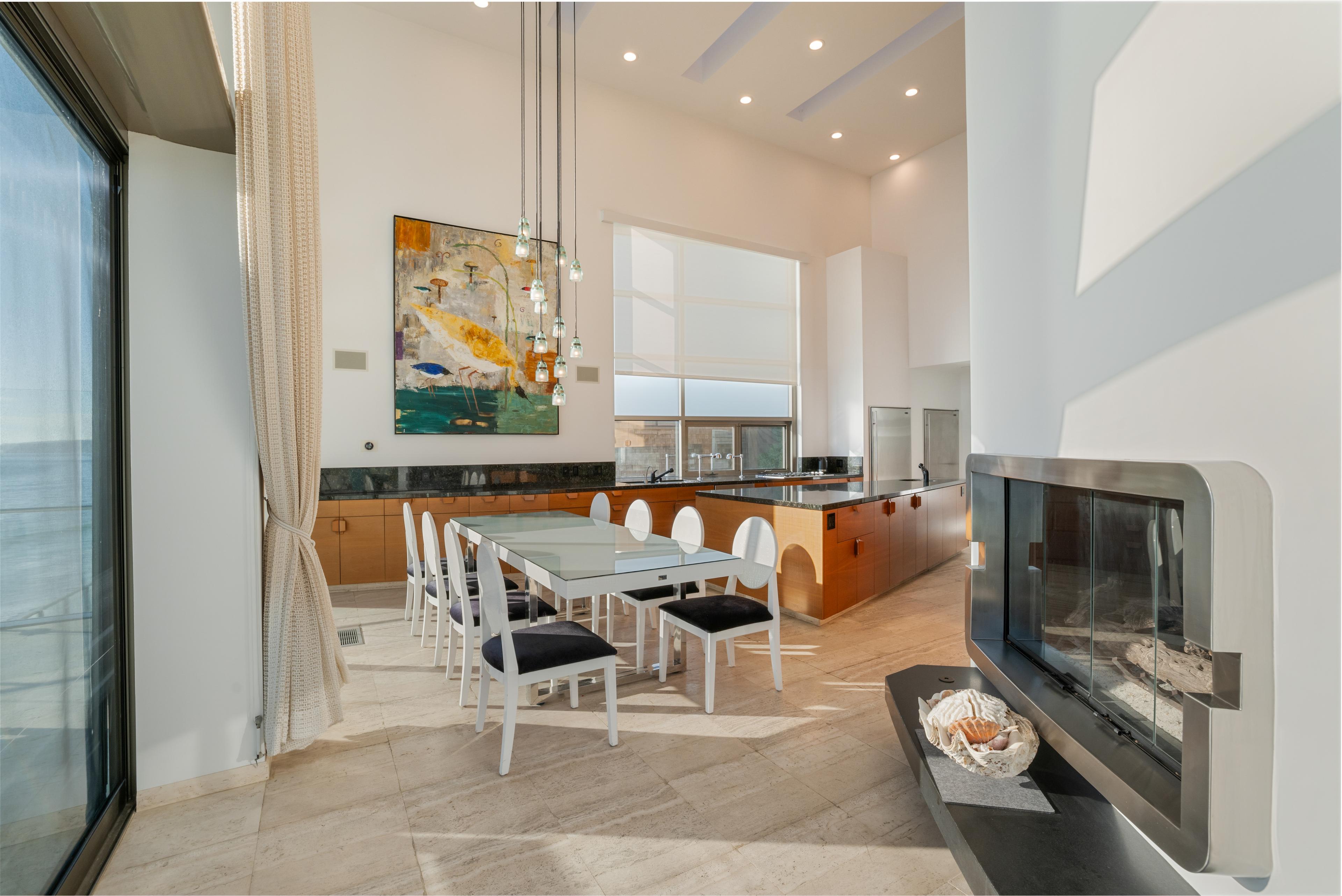 Malibu Road Modern gallery image 10